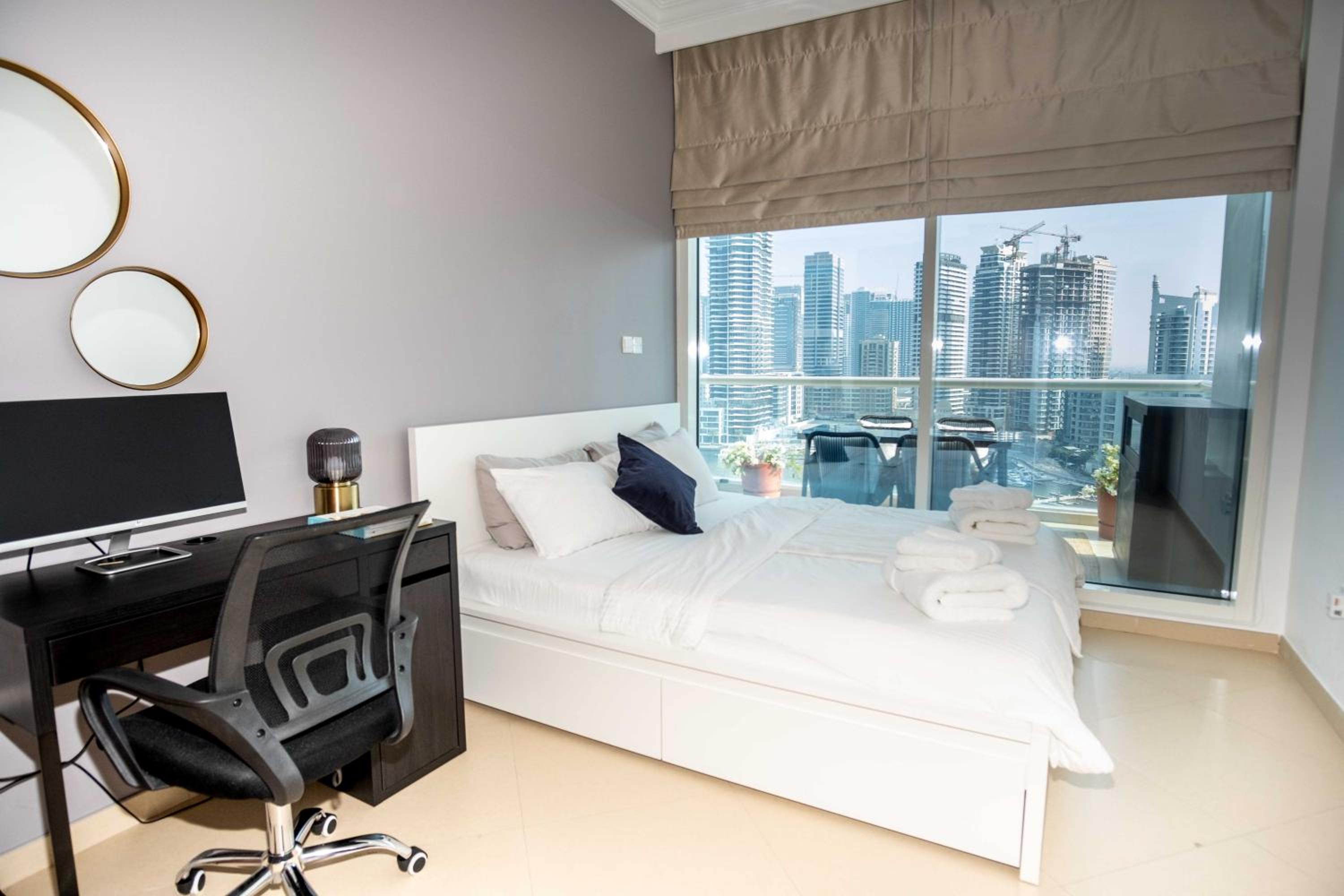 WSuites - Big Terrace with Beautiful Marina View