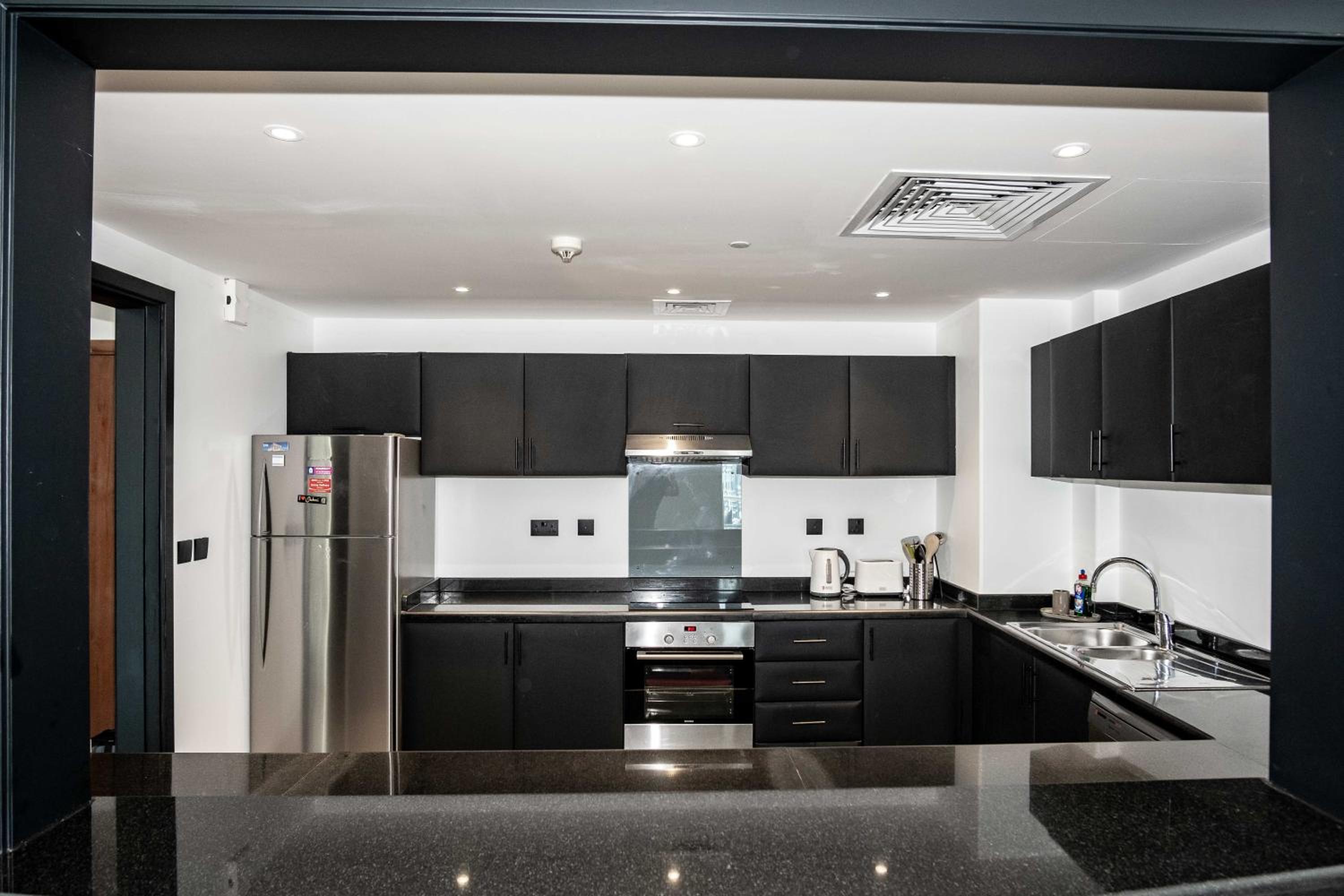 WSuites - Big Terrace with Beautiful Marina View