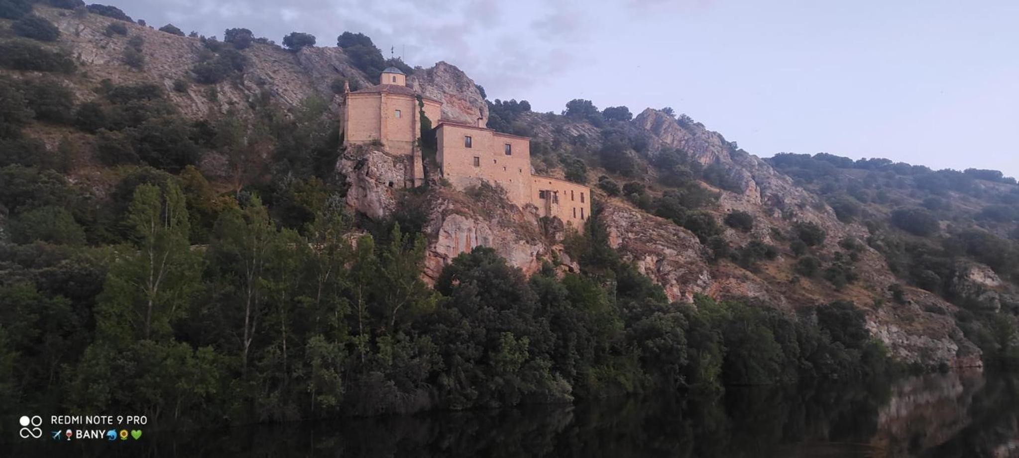 Hostal Rio Duero