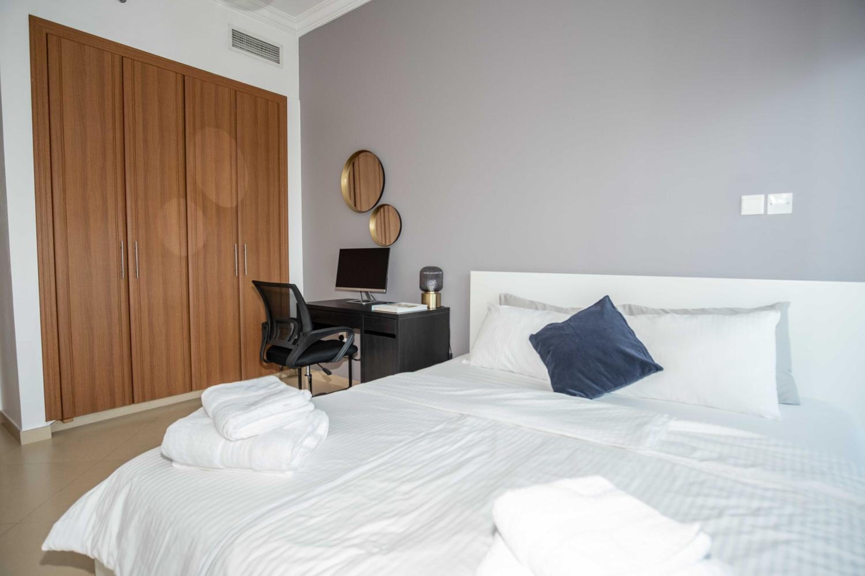 WSuites - Big Terrace with Beautiful Marina View