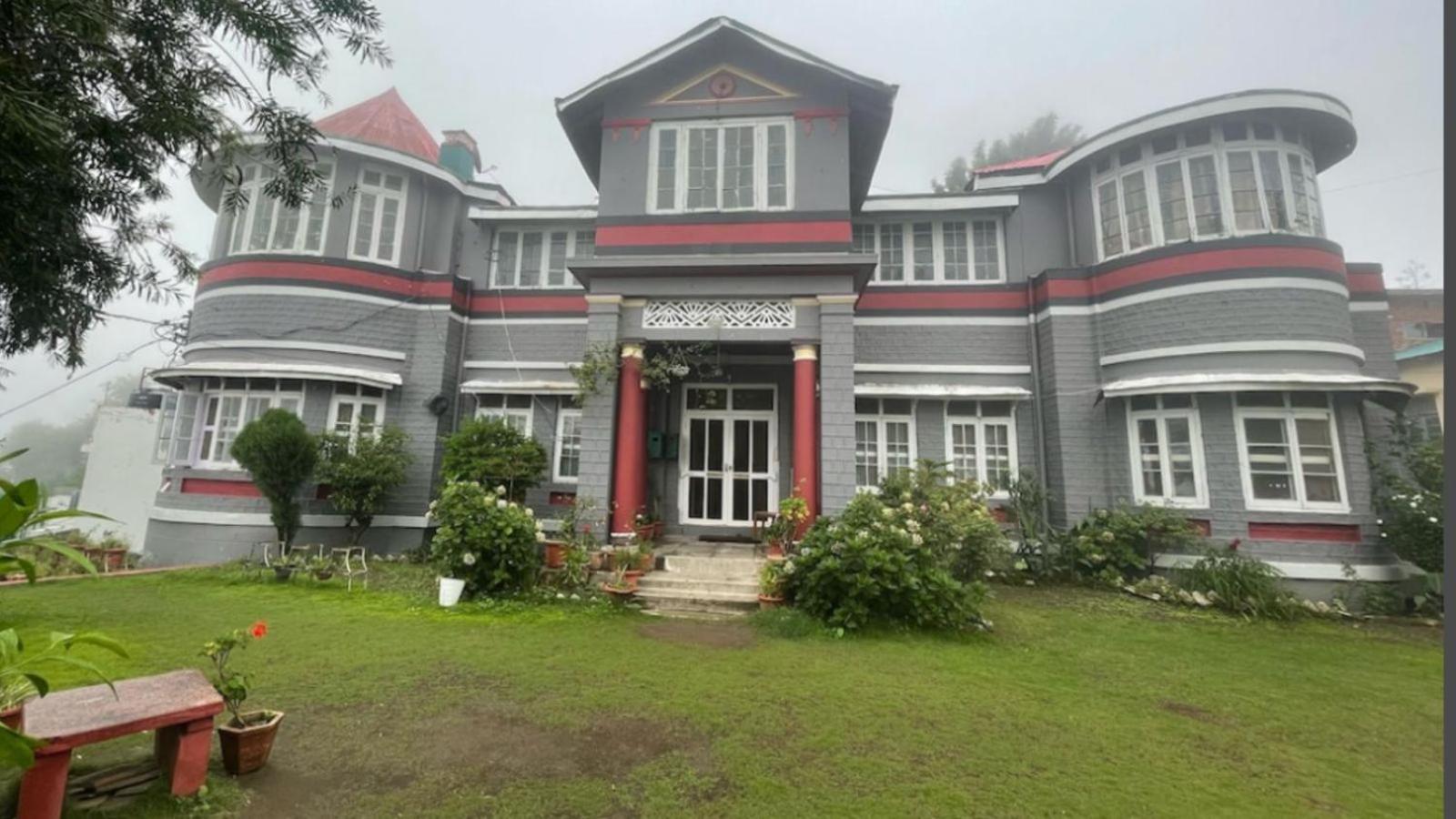 Solan Retreat view 3