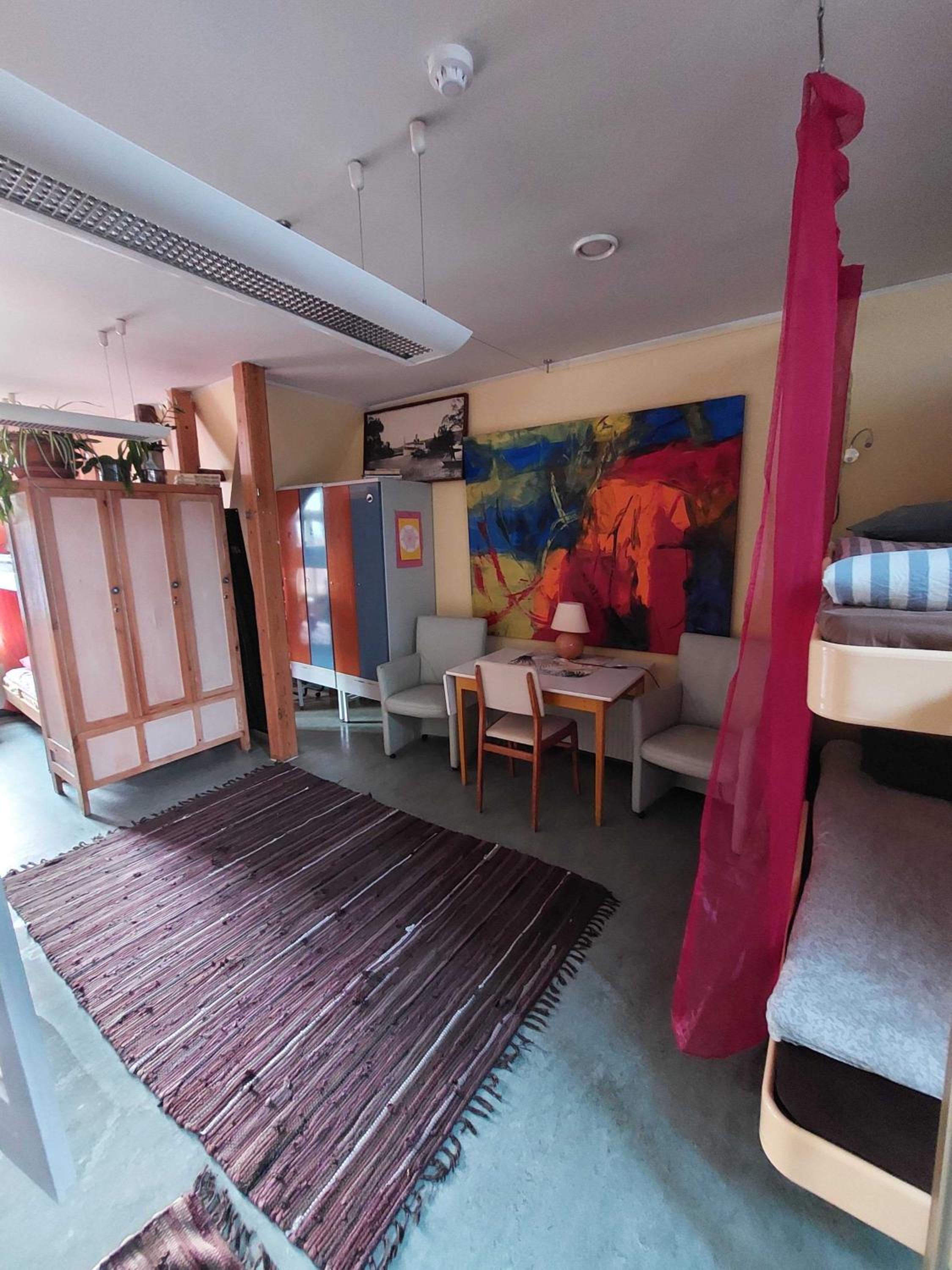 Looming Hostel