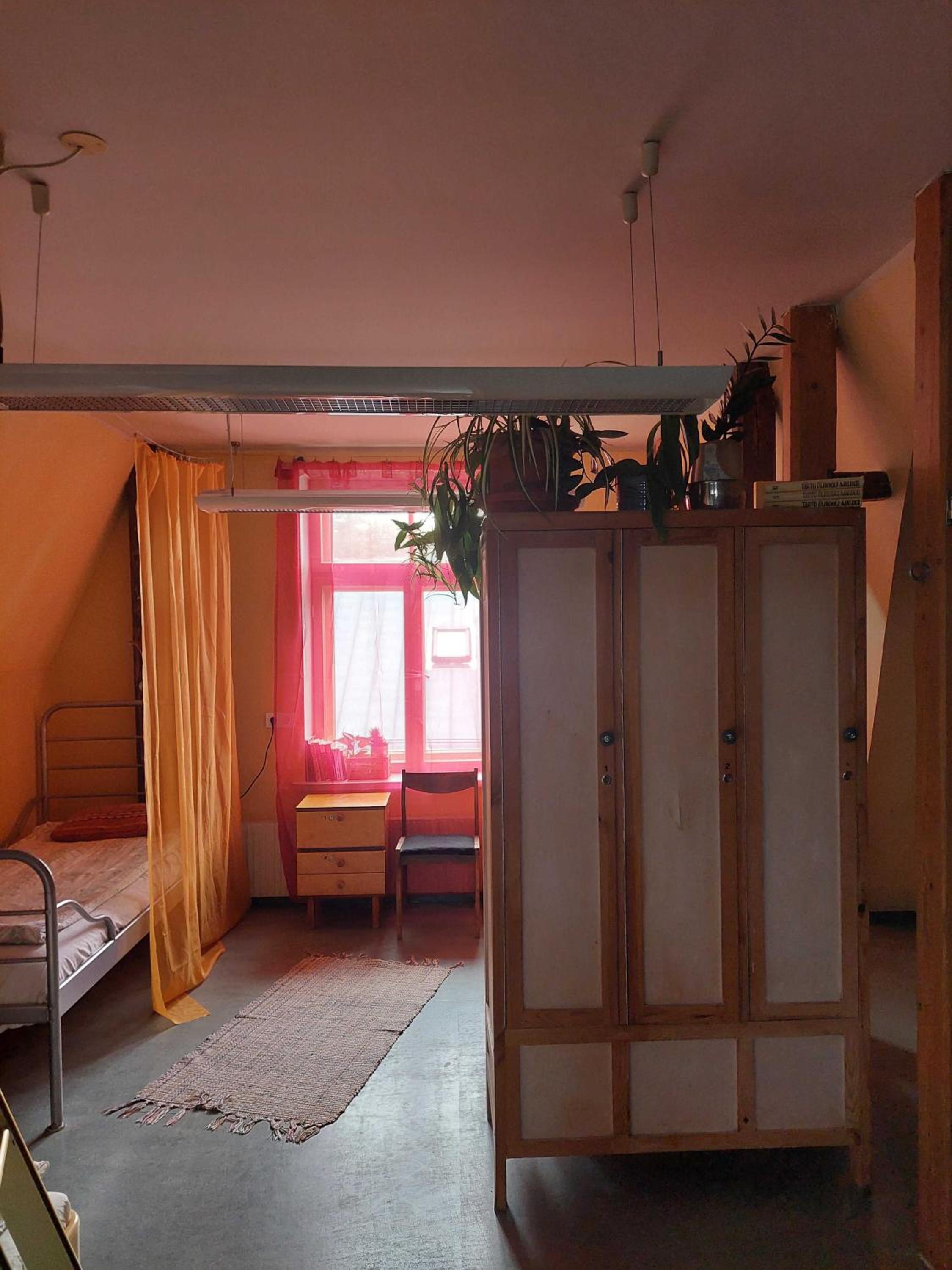 Looming Hostel