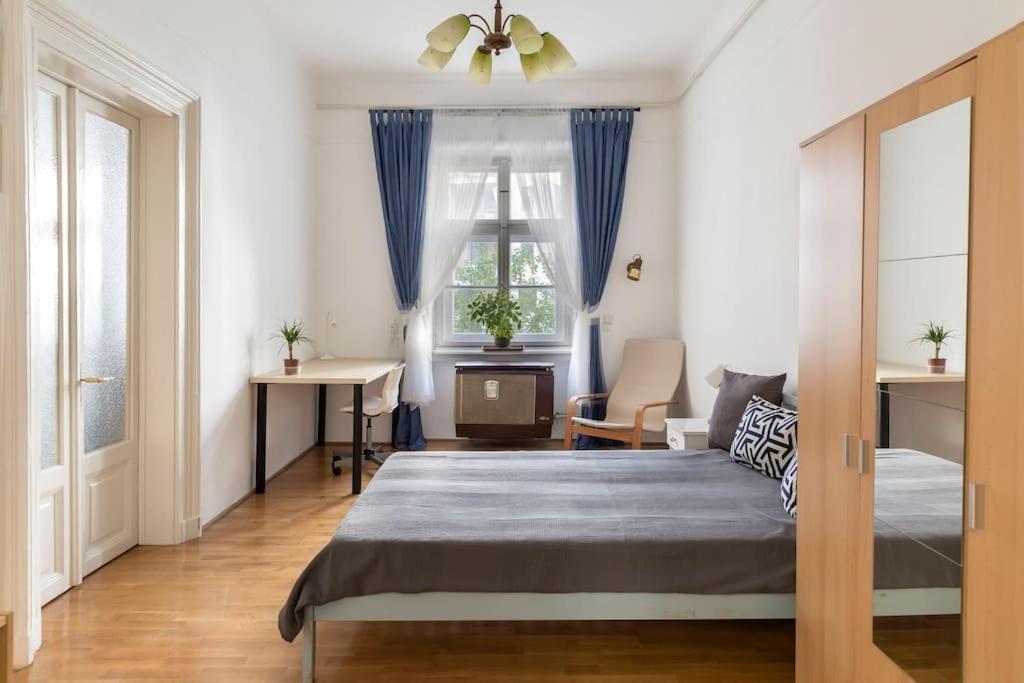 B333 Apartment - In the heart of the city view 2