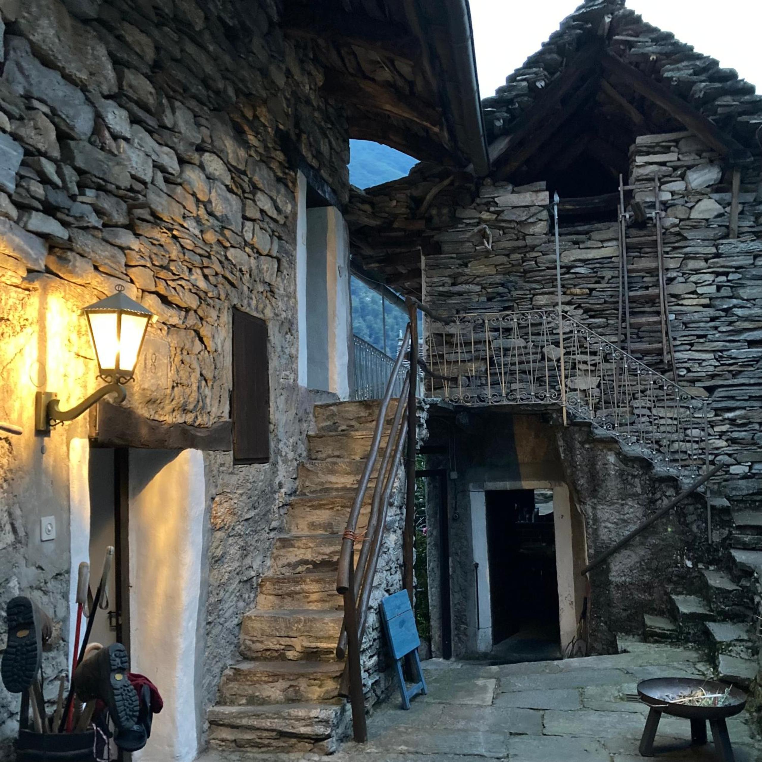 Casa Bruja Tradizionale Rustico Ticinese