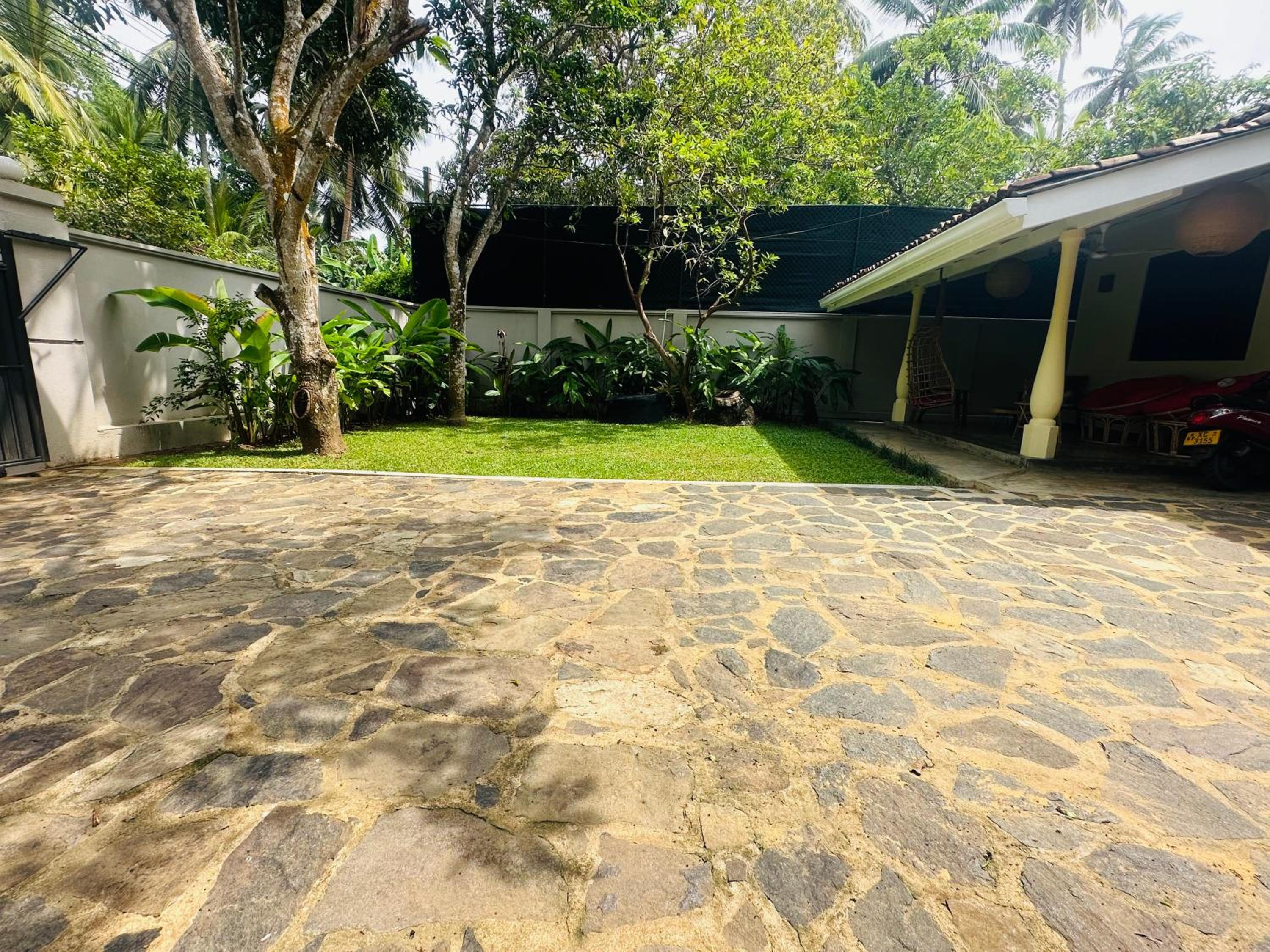 Almayans Bungalow view 5