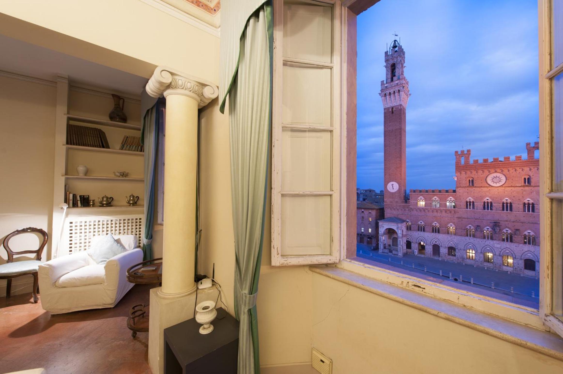 Palazzo Lenzi view 4