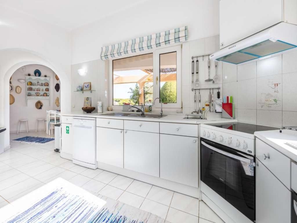 Carvoeiro Vacations - Grand Carvoeiro Villa 5 Bedrooms Villa Elise Ping Pong Table Great Pool Area - Property Image 54