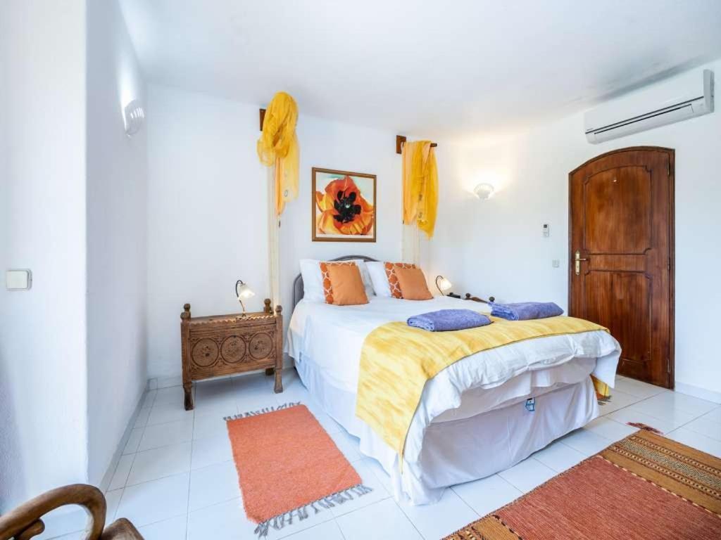 Carvoeiro Vacations - Grand Carvoeiro Villa 5 Bedrooms Villa Elise Ping Pong Table Great Pool Area - Property Image 5