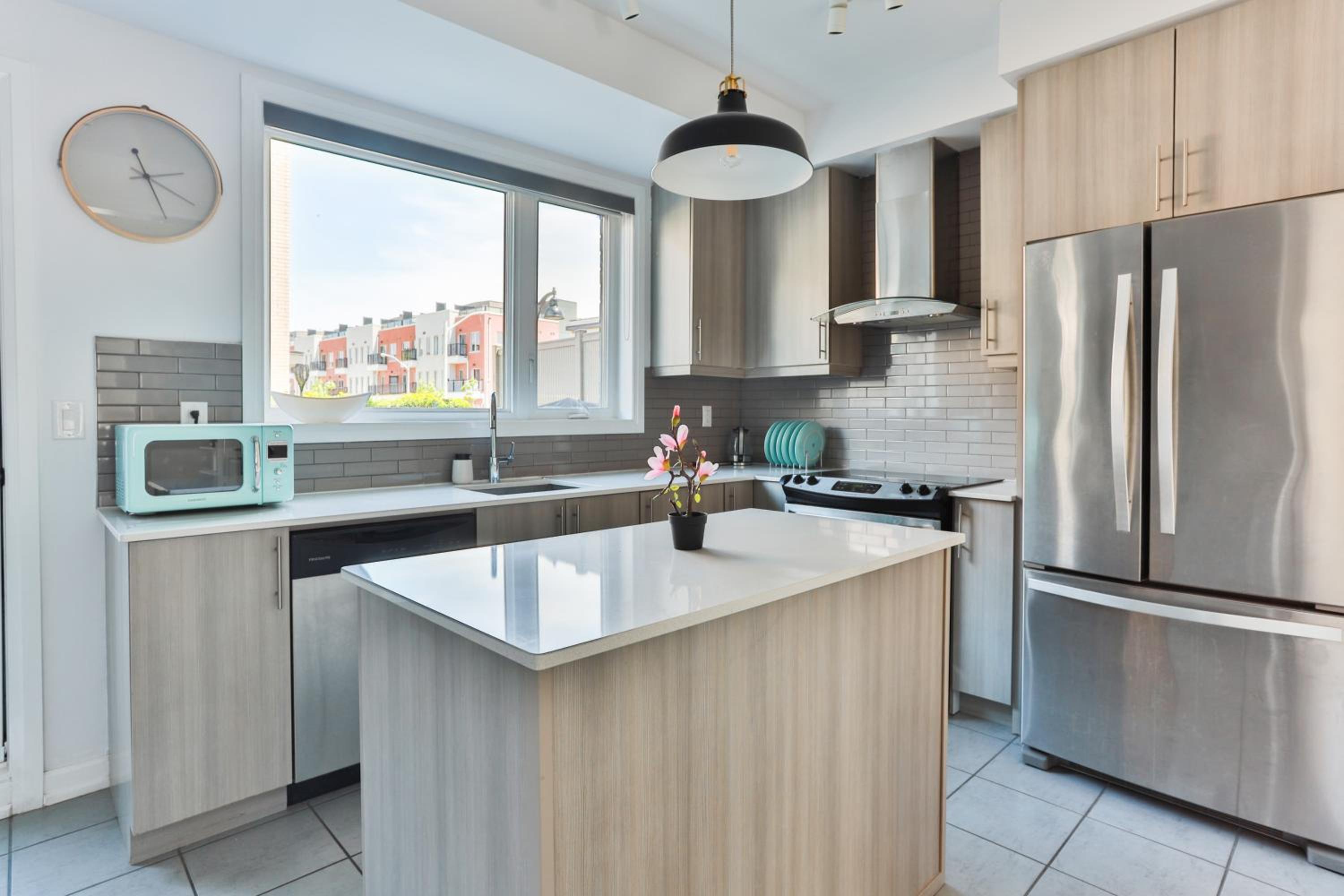 3bdr townhouse in Downsview Park - Free parking - 25 min to Downtown