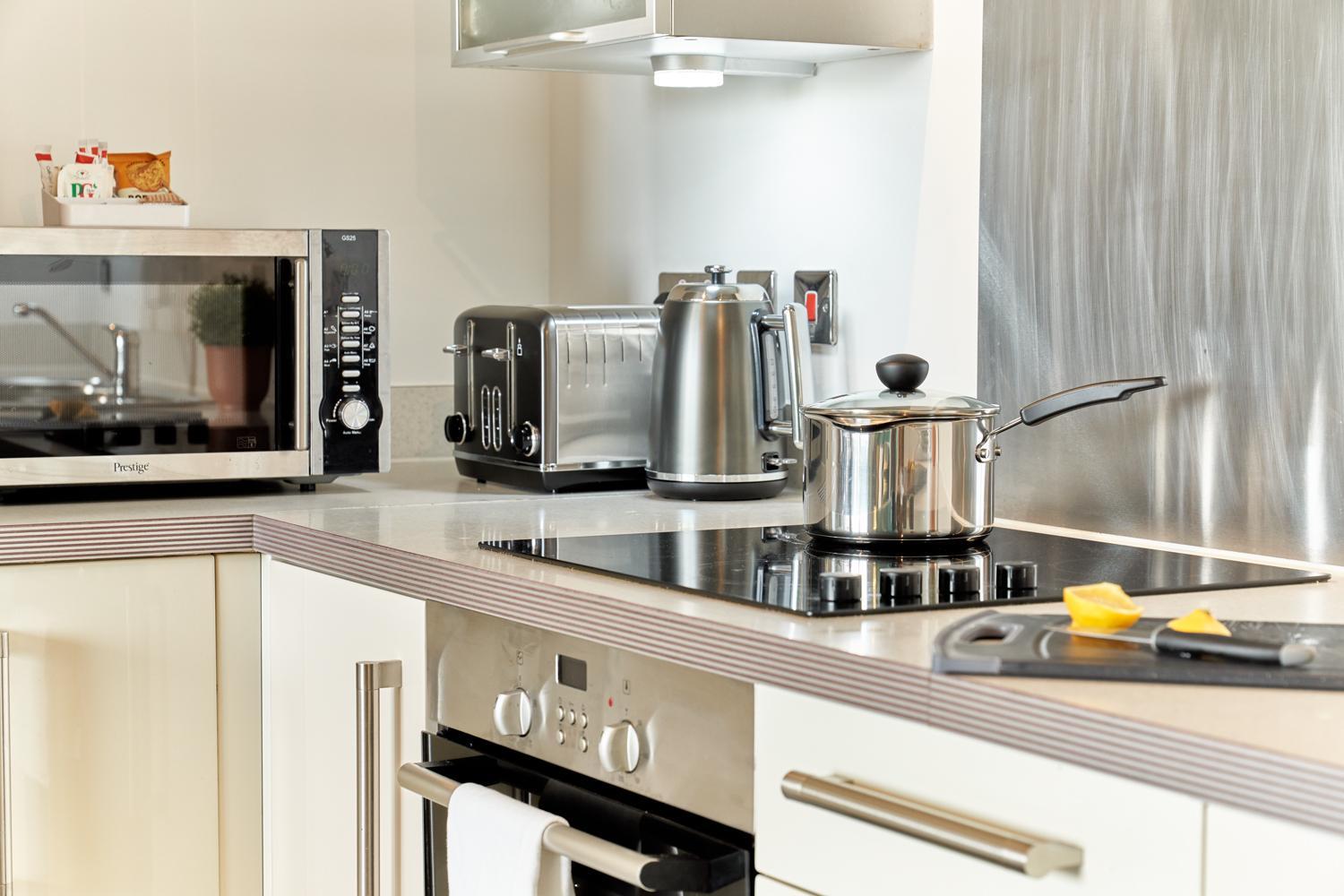 ShortstayMK Vizion apartments, with free superfast wi-fi, parking view 2