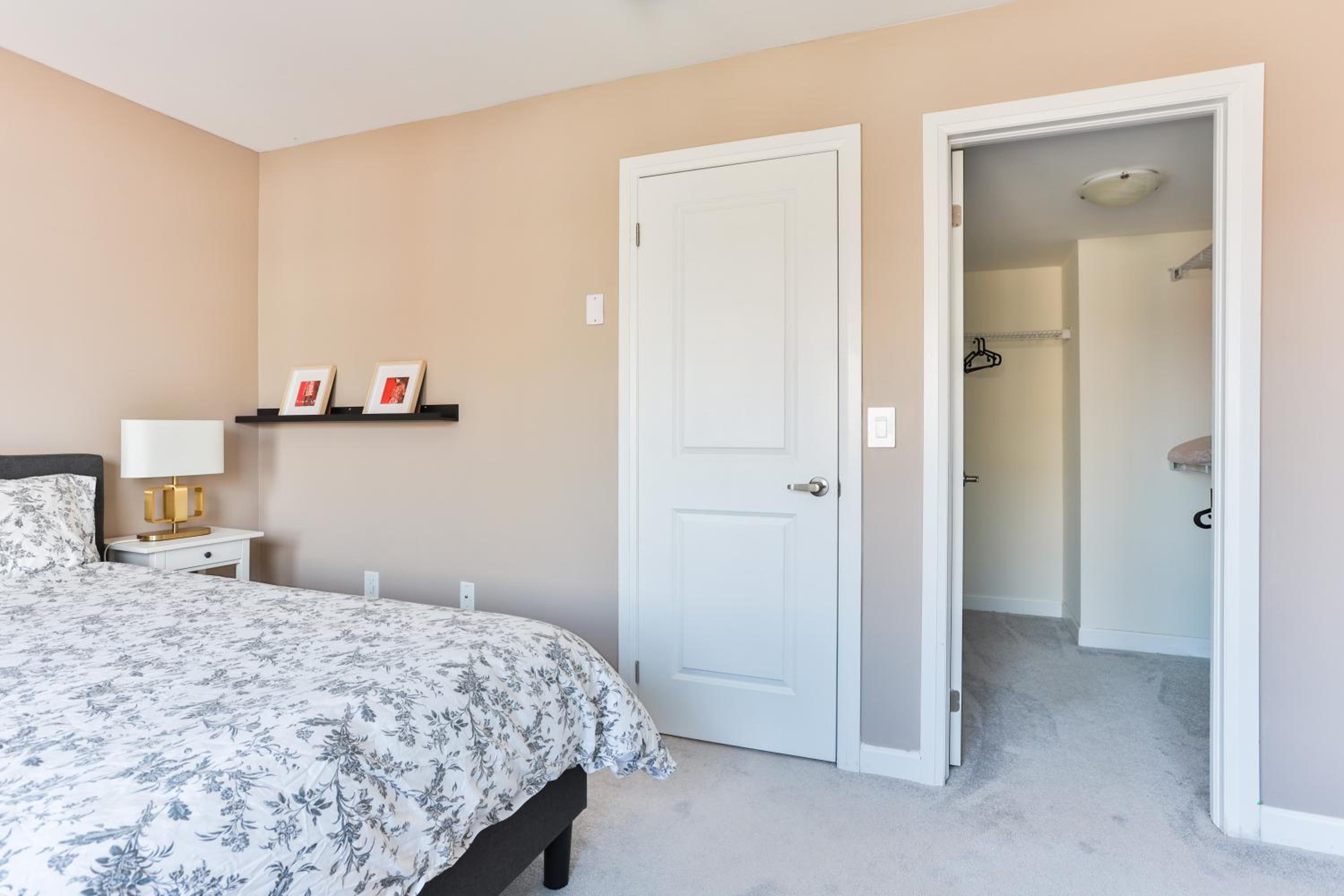 3bdr townhouse in Downsview Park - Free parking - 25 min to Downtown