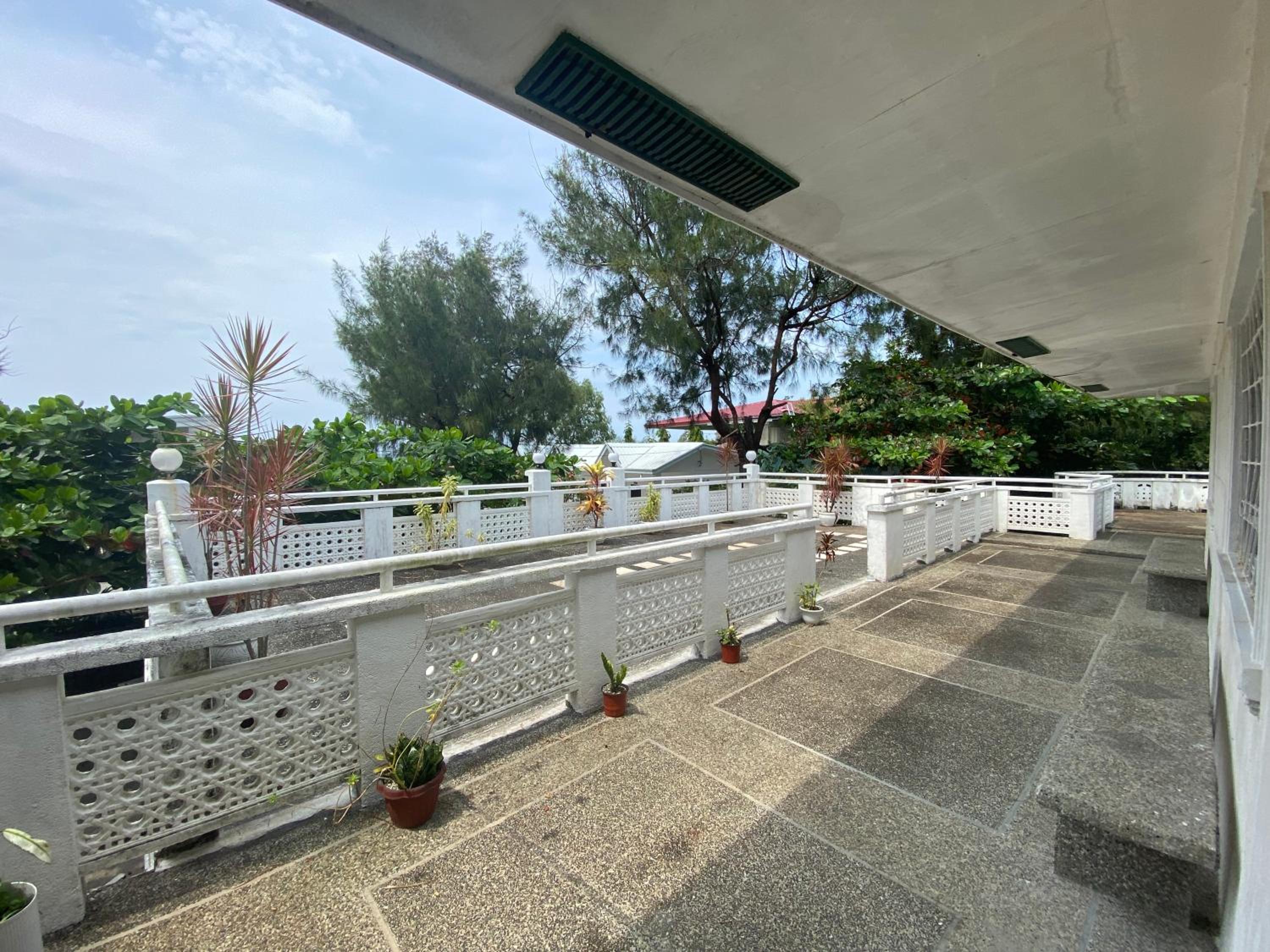 La Casa Blanca Binoclutan view 2