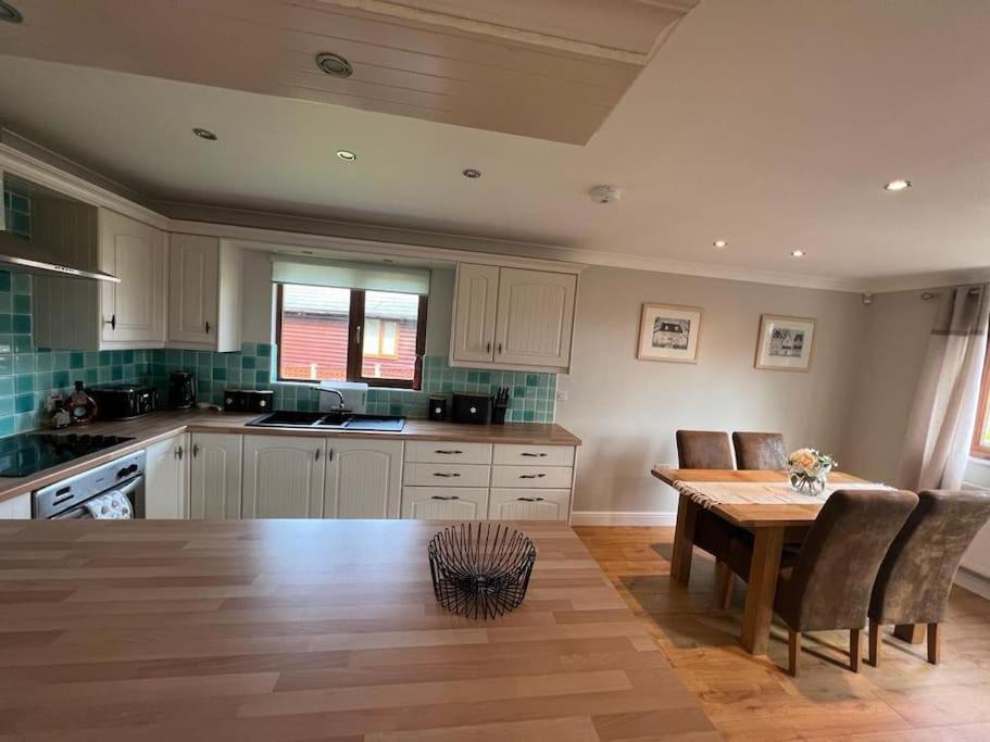 Jenny's Place Stunning 2 bedroom lodge view 2