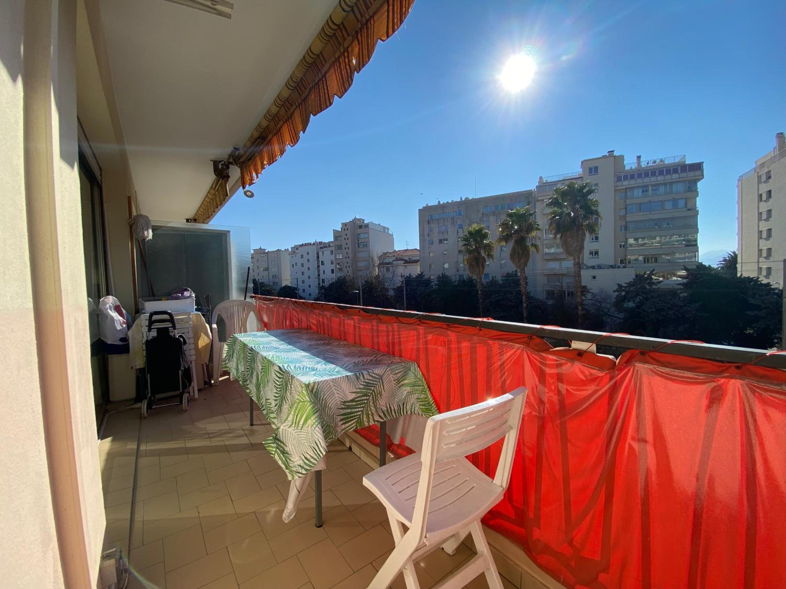 2 rooms facing south 300m from the Croisette LIVE IN LE BOSQUET photo 2
