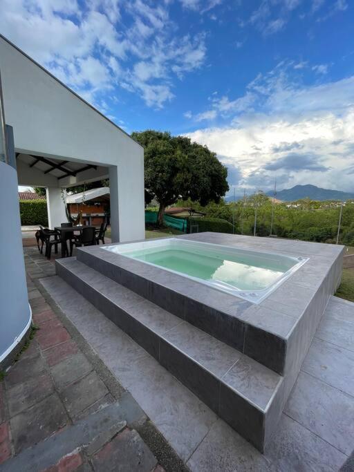 Casa de lujo campestre con jacuzzi