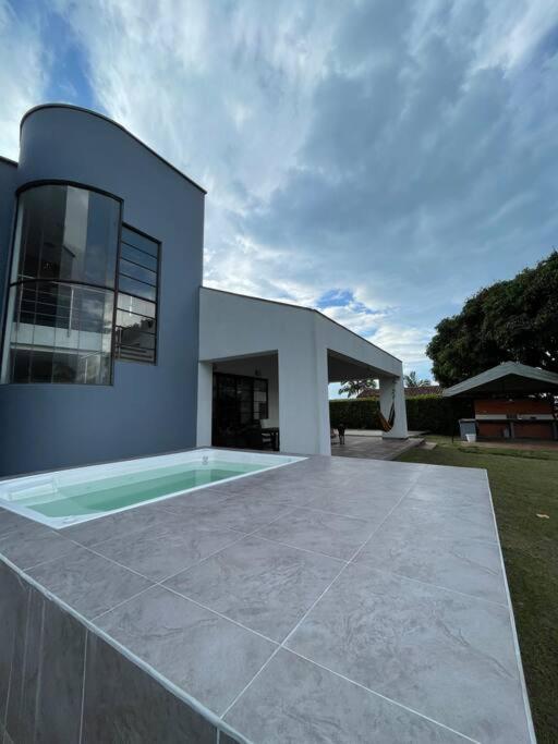 Casa de lujo campestre con jacuzzi