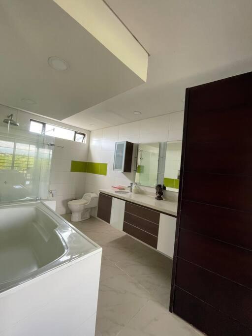 Casa de lujo campestre con jacuzzi