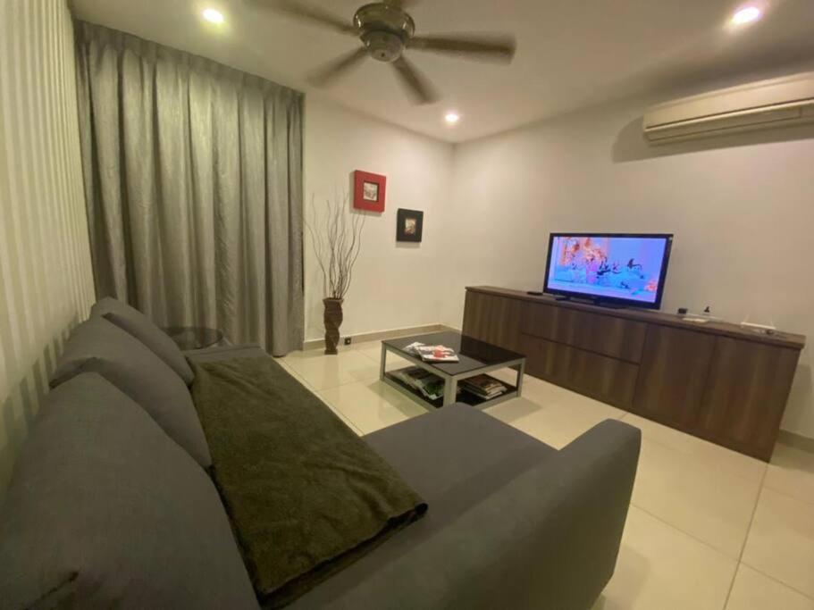 KSL City Mall Bathtub 1-4pax Netflix JB City