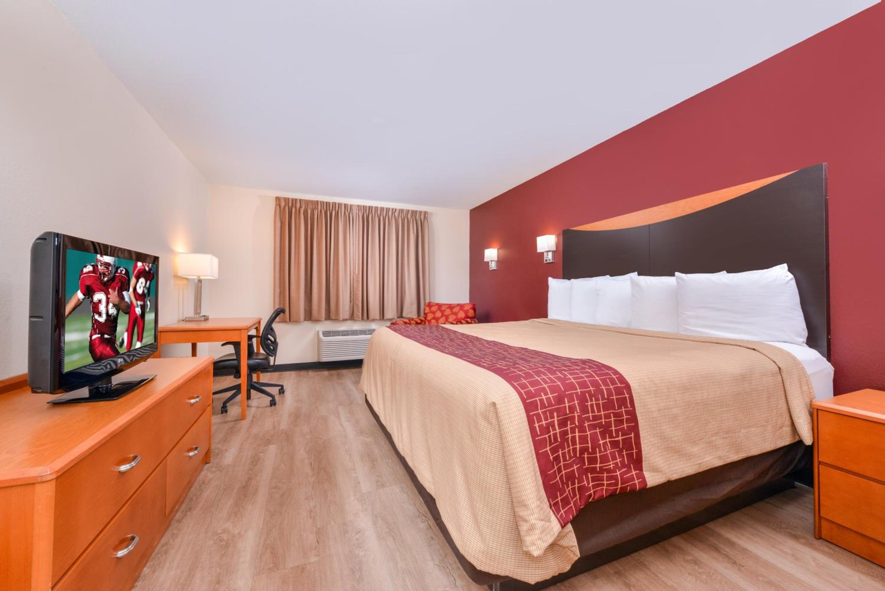 Danville Vacations - Red Roof Inn  Suites Danville, IL - Property Image 19