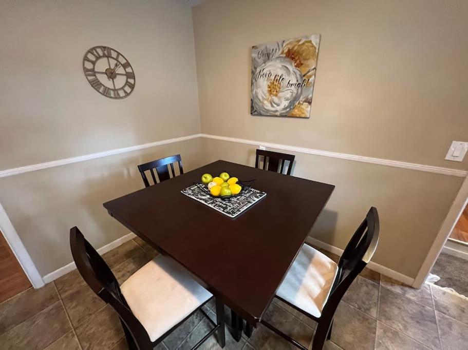 Hotel Spacious 4 bedroom residential at Burlington Park - Image 1