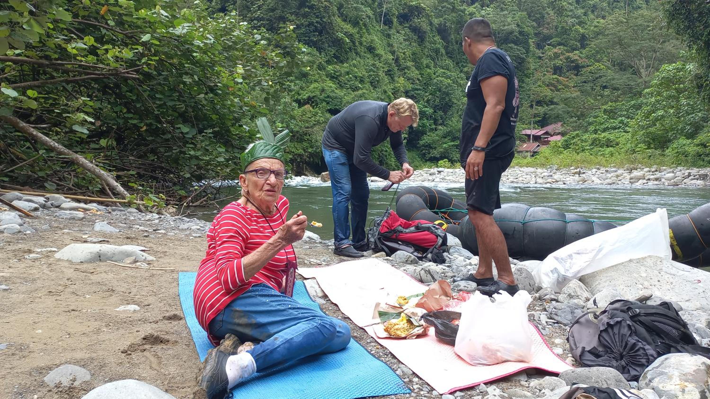 Bukitlawangtour and Accomodation view 2