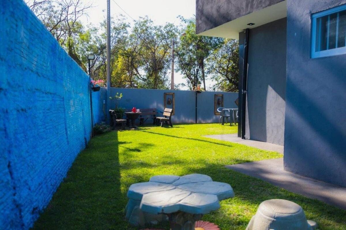 Casa com 2 suítes, cozinha completa , área de lazer, piscina infantil, 10 min do parque aquático