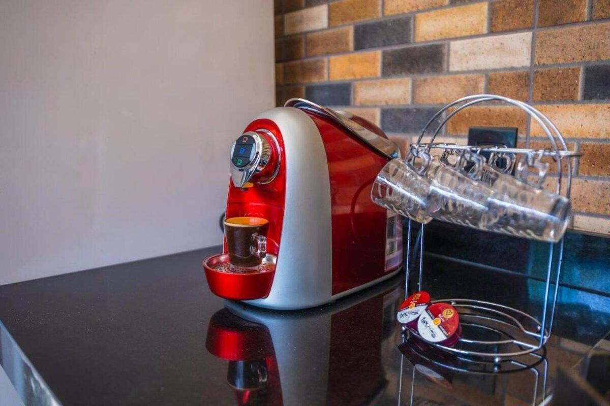 Casa com 2 suítes, cozinha completa , área de lazer, piscina infantil, 10 min do parque aquático
