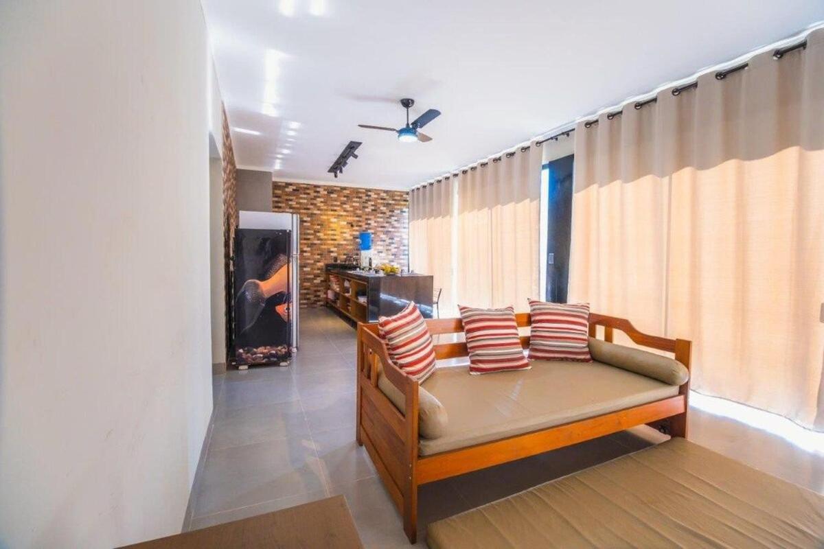 Casa com 2 suítes, cozinha completa , área de lazer, piscina infantil, 10 min do parque aquático
