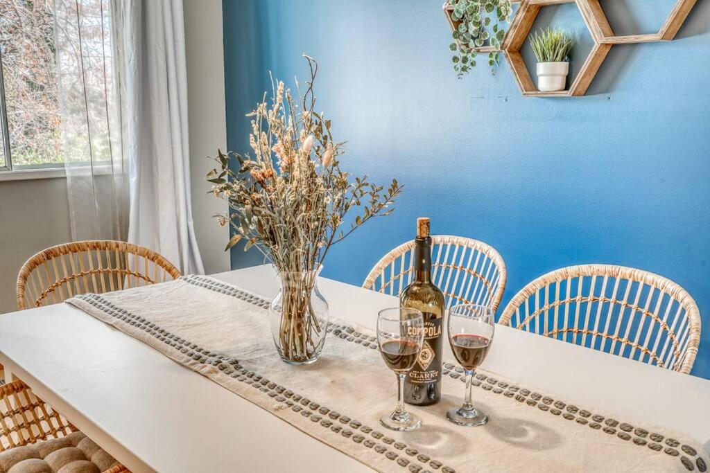 Boho Retreat w/King Bed on Bow River Pathway