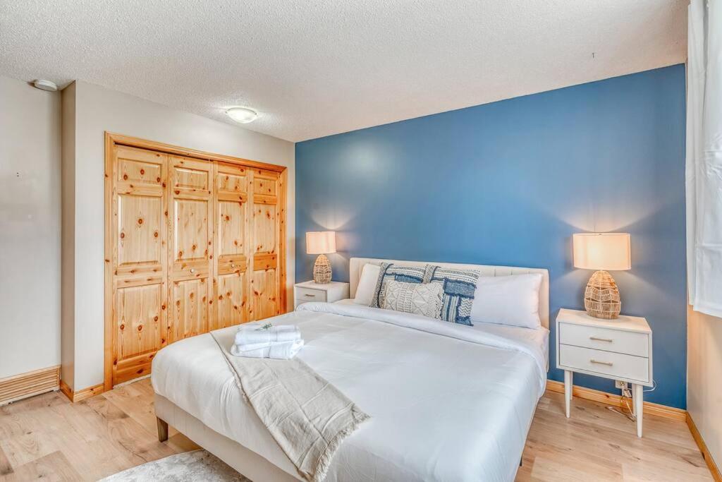 Boho Retreat w/King Bed on Bow River Pathway