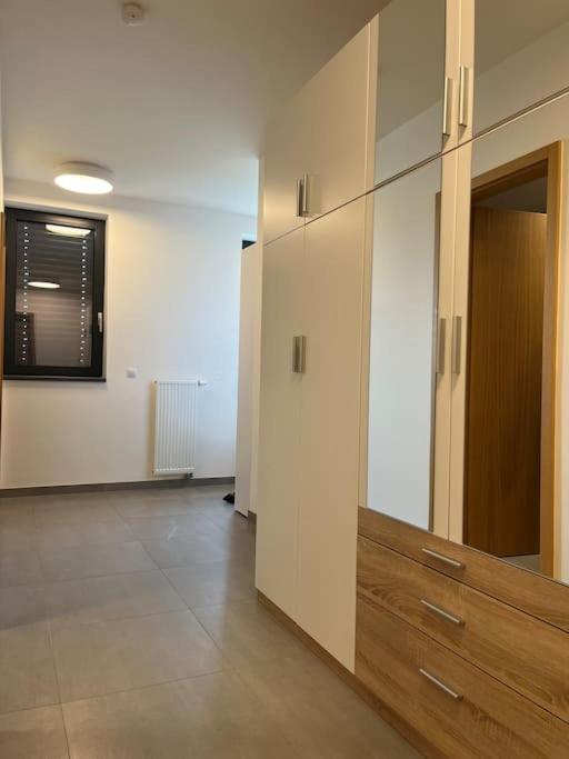 Apartman Holesovice,balkon,garaz