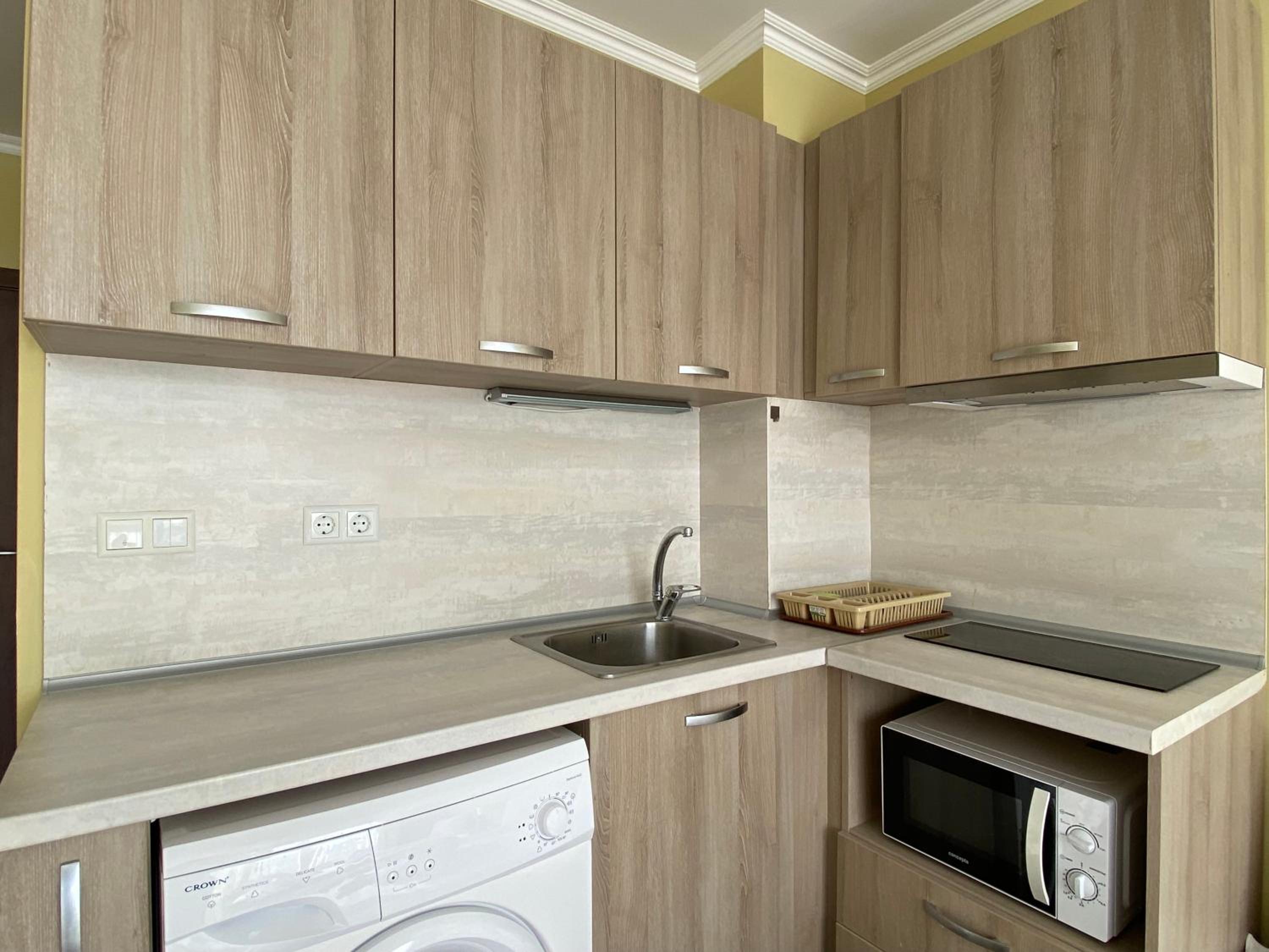 ADMIRAL PLAZA C 45 One Bedroom Apartment
