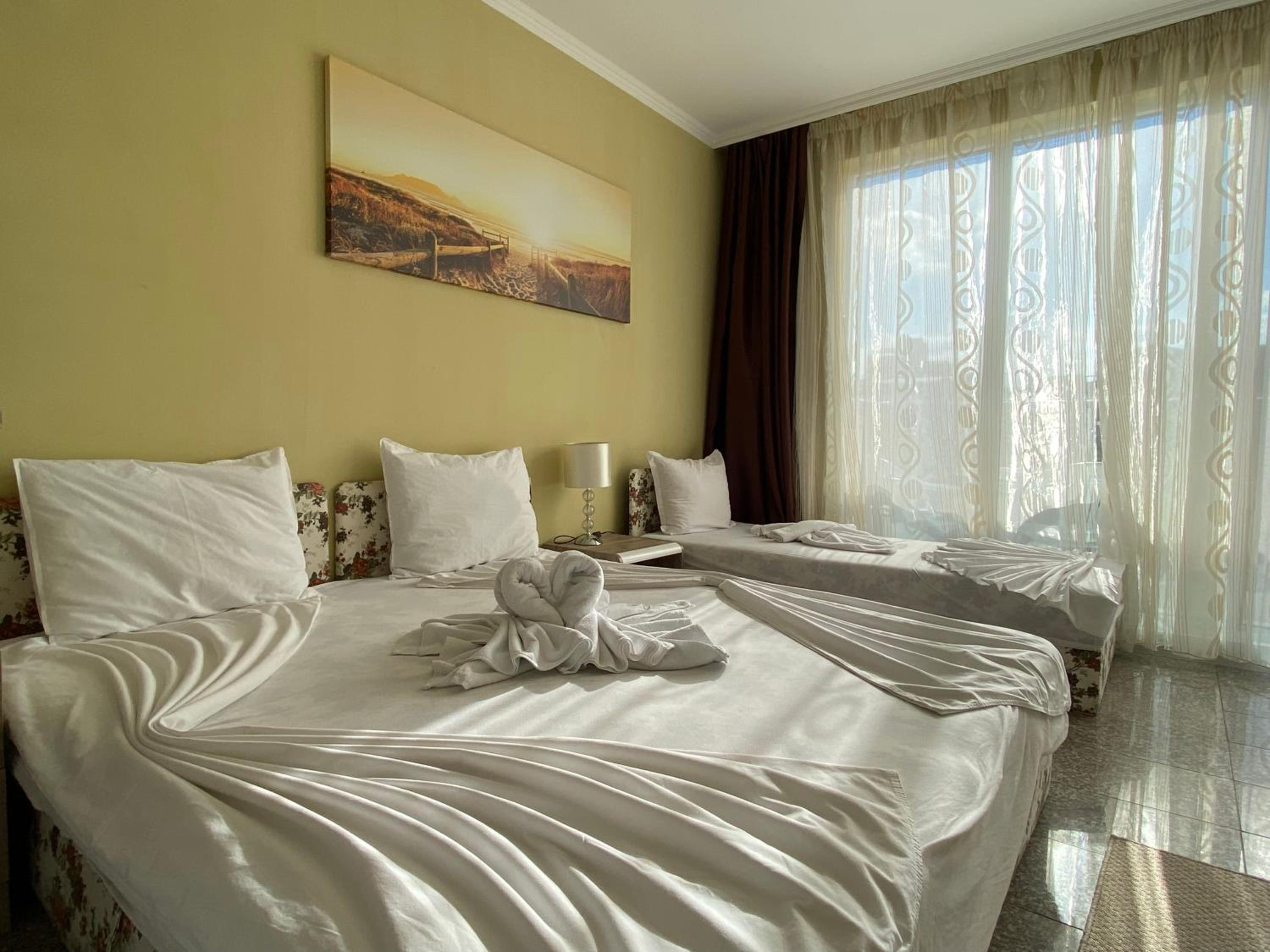 ADMIRAL PLAZA C 45 One Bedroom Apartment