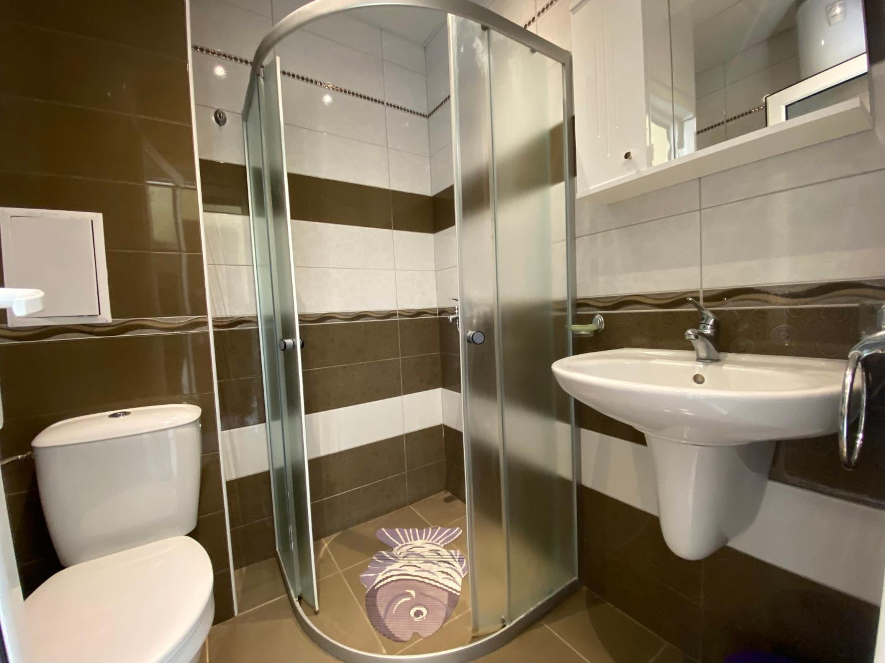 ADMIRAL PLAZA C 45 One Bedroom Apartment