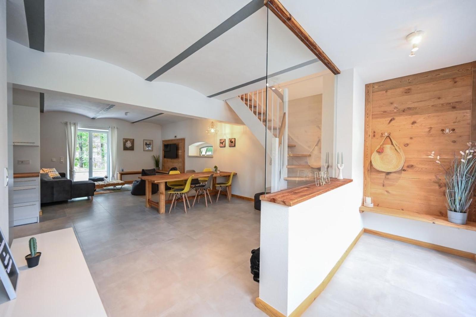 FarmHouse Eckartsberg im Zittauer Gebirge - Gemütliche und moderne Ferienwohnungen mit Terrasse
