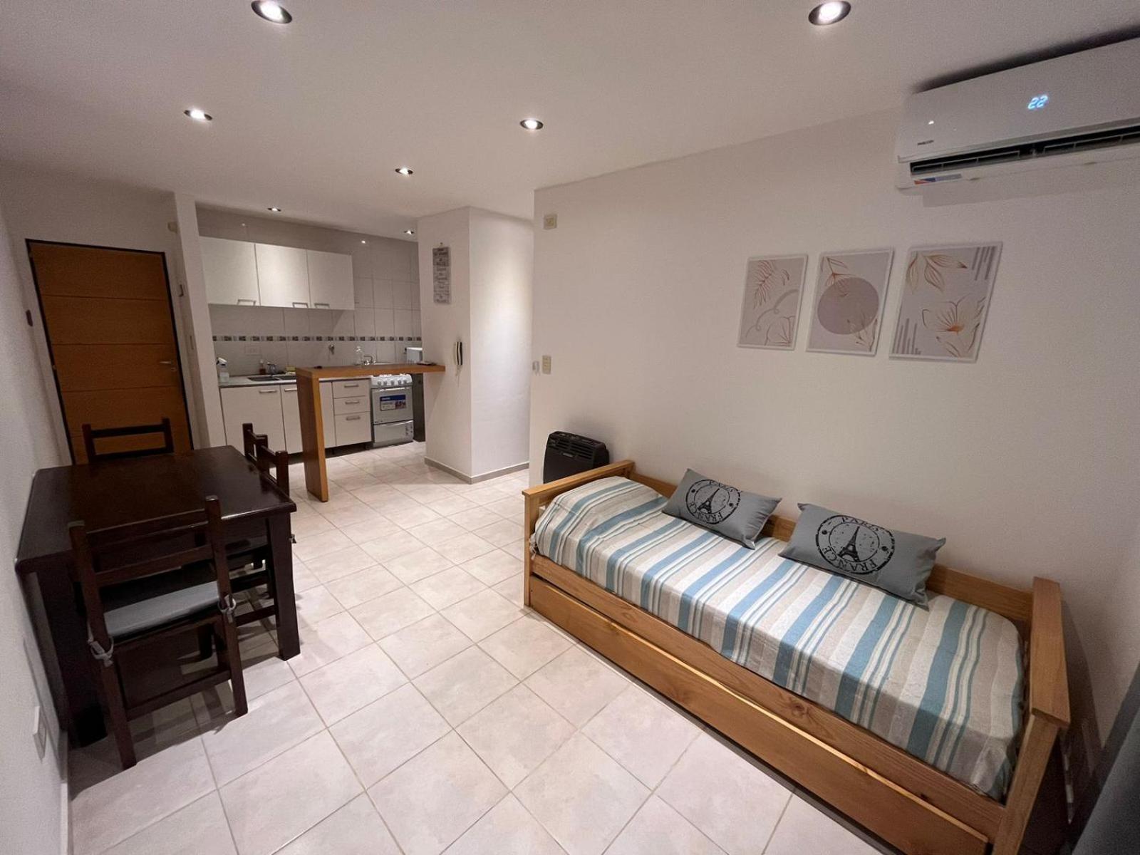 Hotel Paris Aparts - Image 1