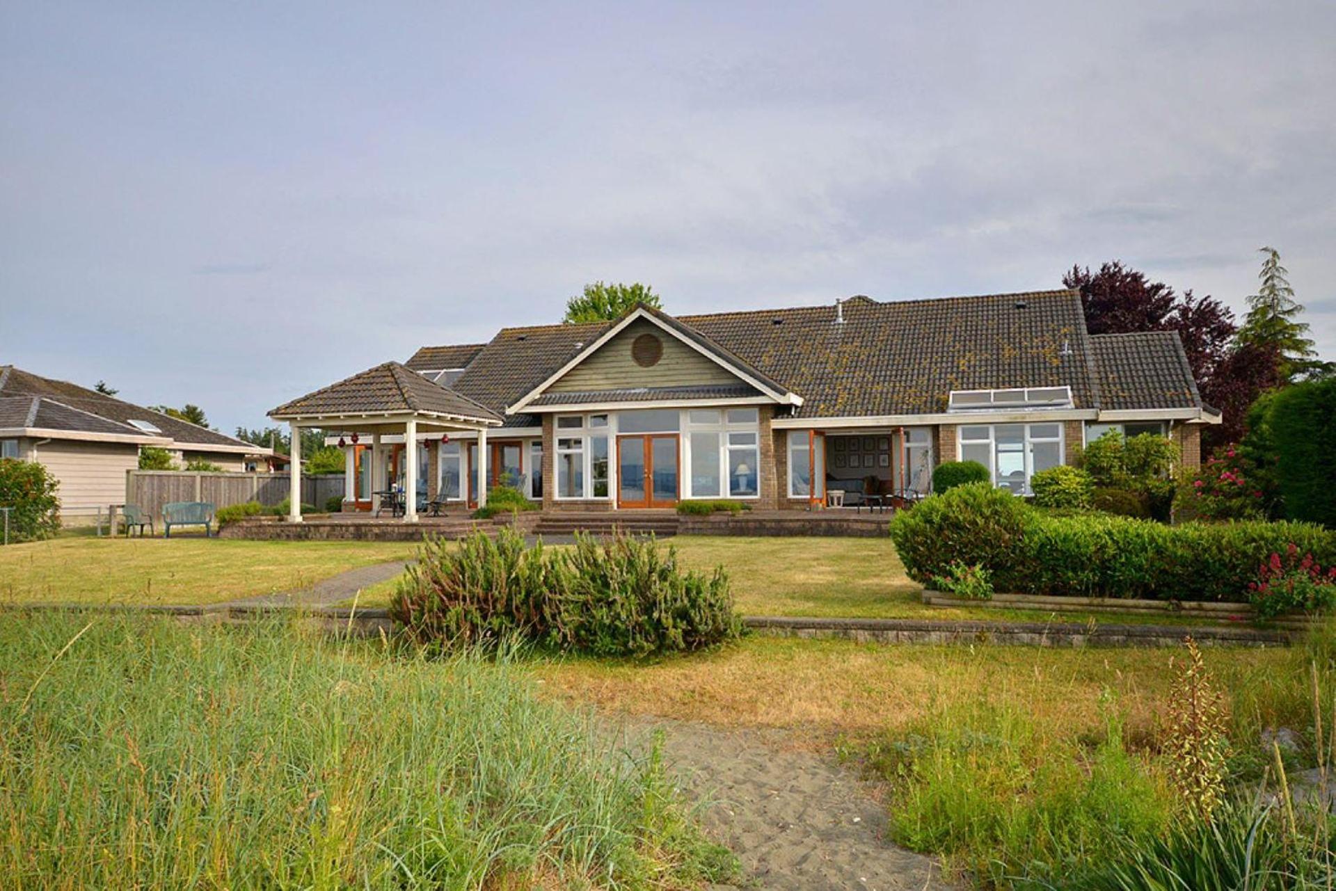 Parksville Vacations - Columbia Beach House - Property Image 3