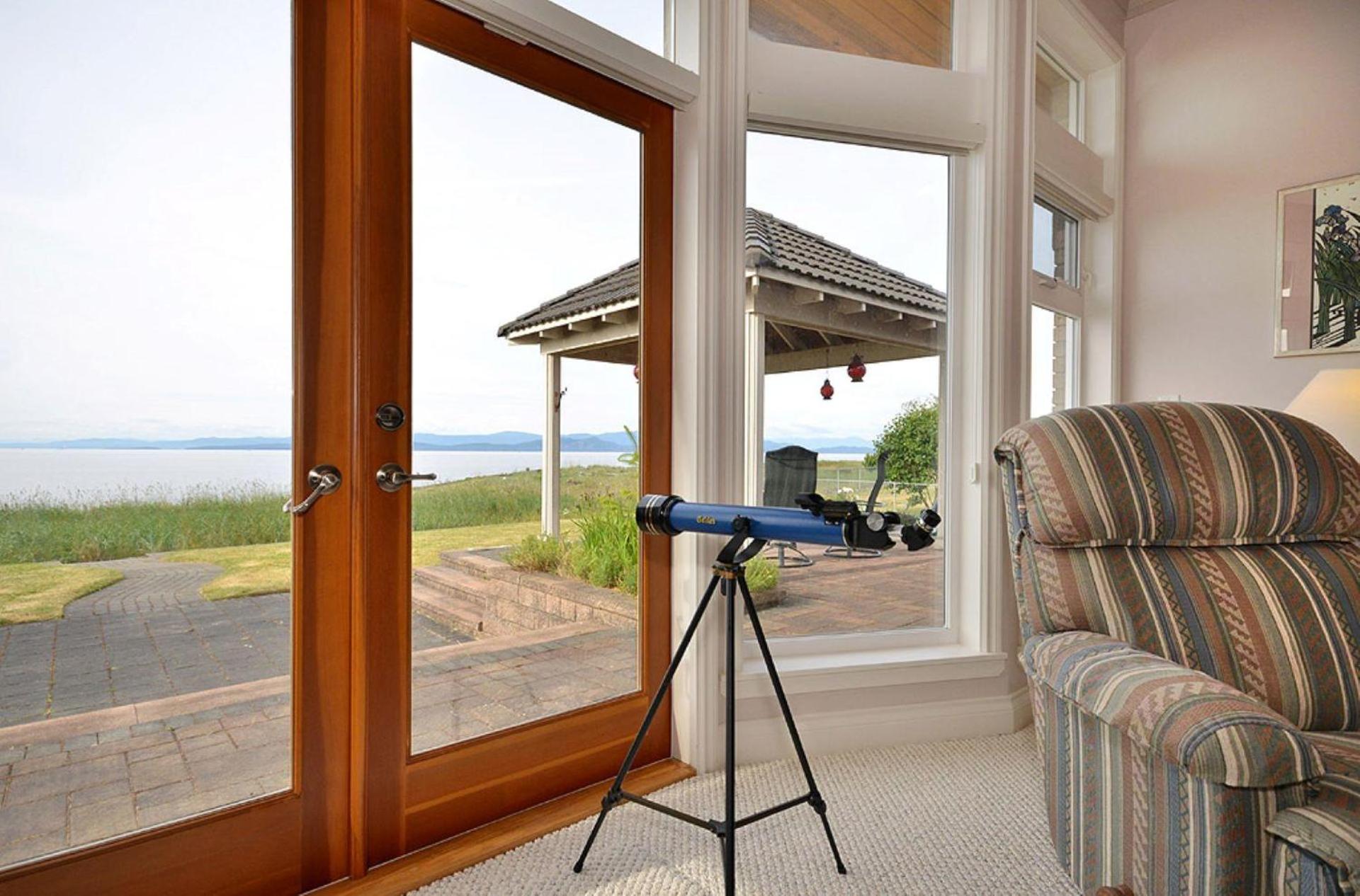 Parksville Vacations - Columbia Beach House - Property Image 3
