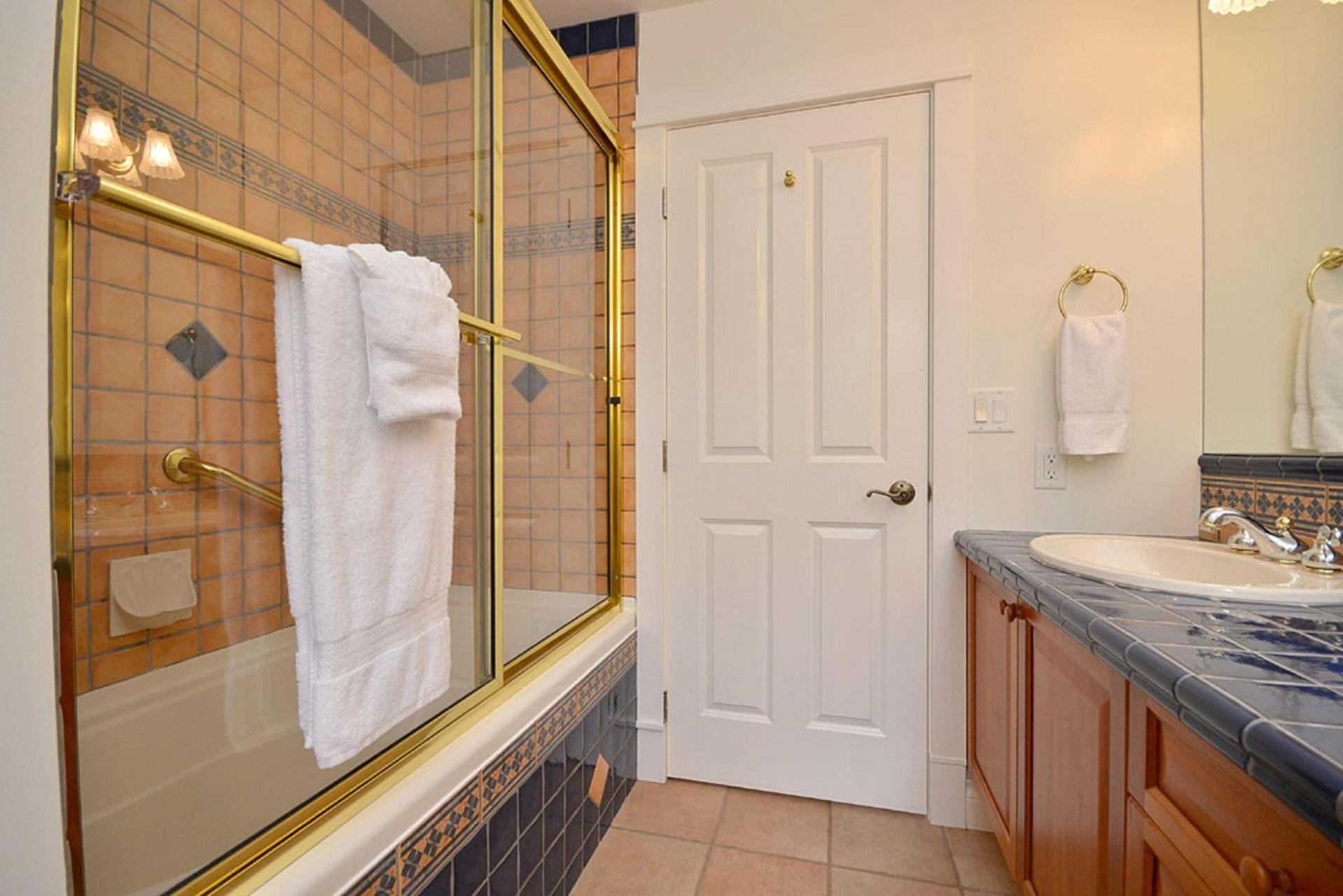 Parksville Vacations - Columbia Beach House - Property Image 7