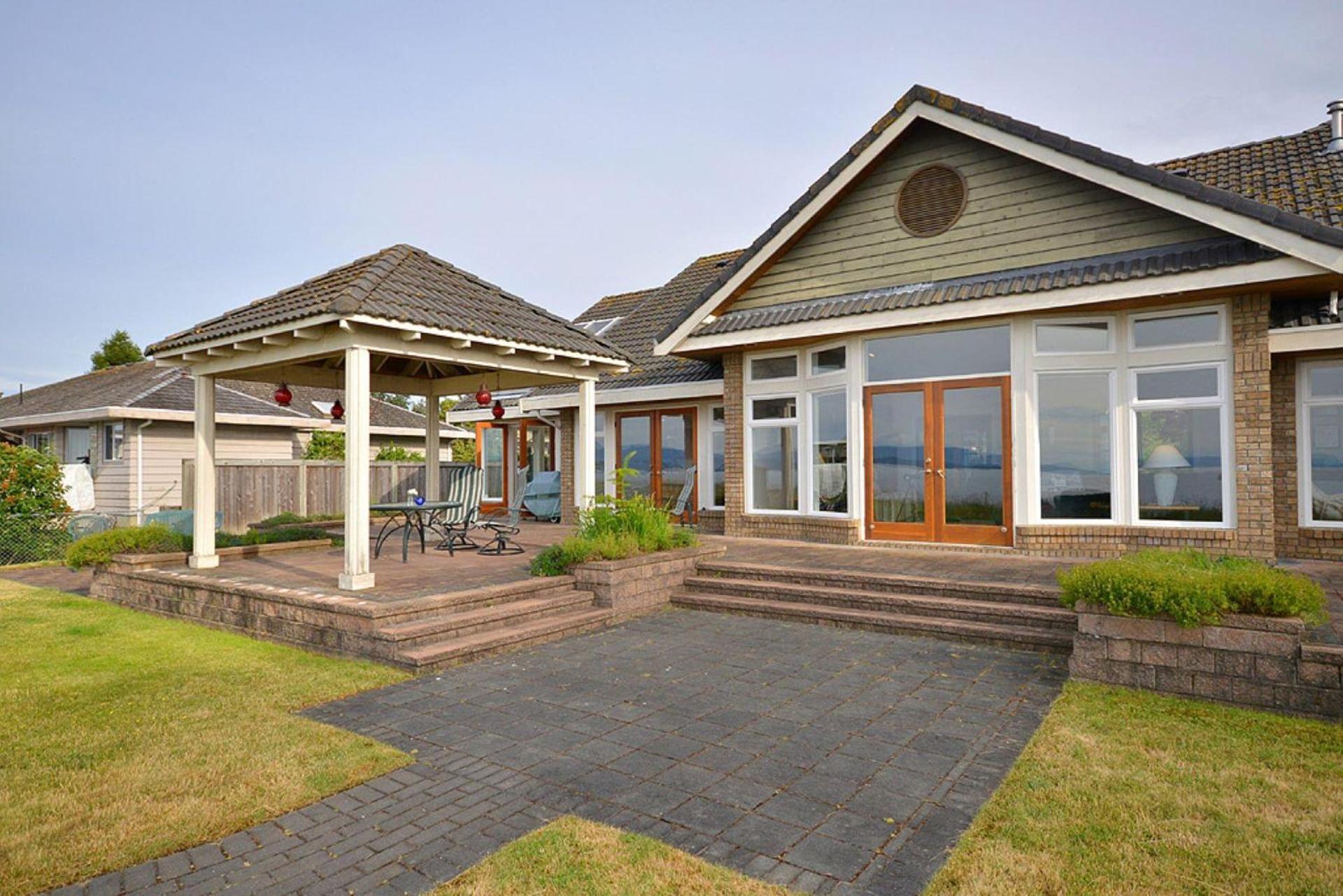 Columbia Beach House