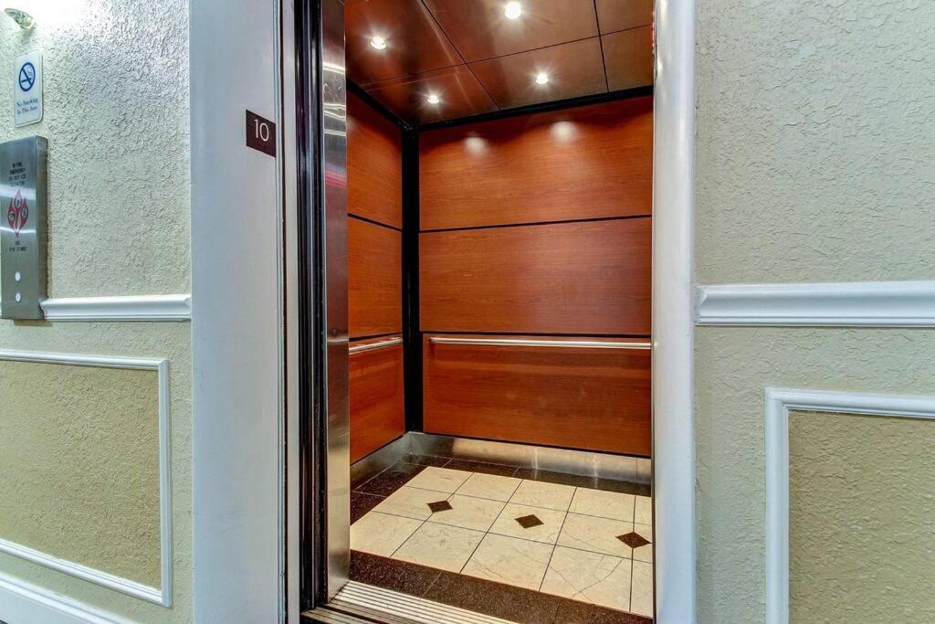 Cozy Downtown One Bedroom Condo Jacksonville view 2
