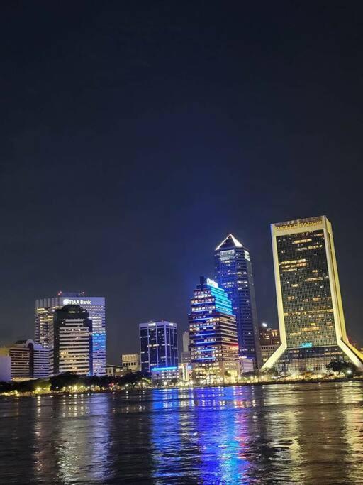 Cozy Downtown One Bedroom Condo Jacksonville view 5