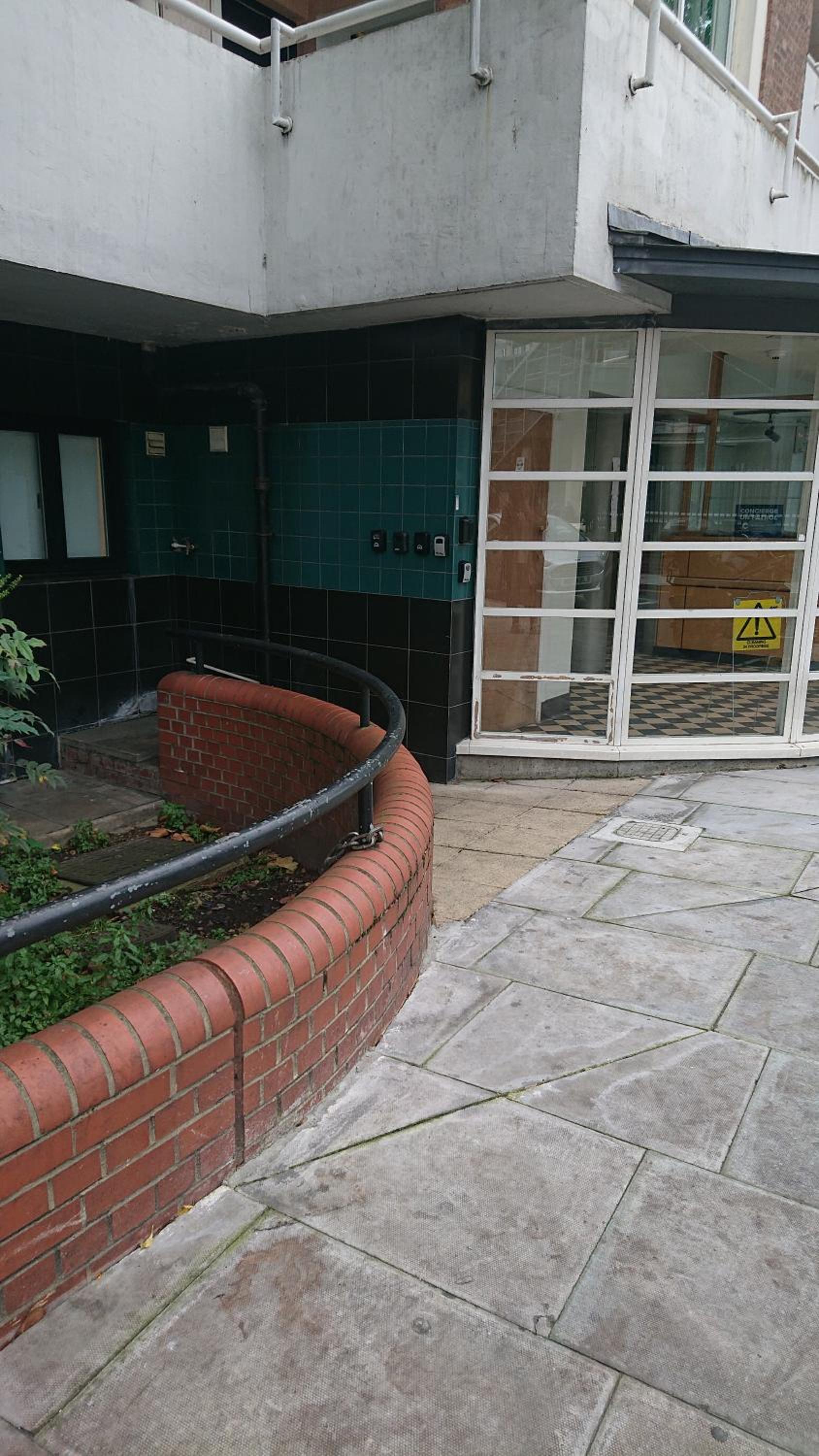 Bright, Nice Interior, Close to the City, 2 Bedroom Apartment