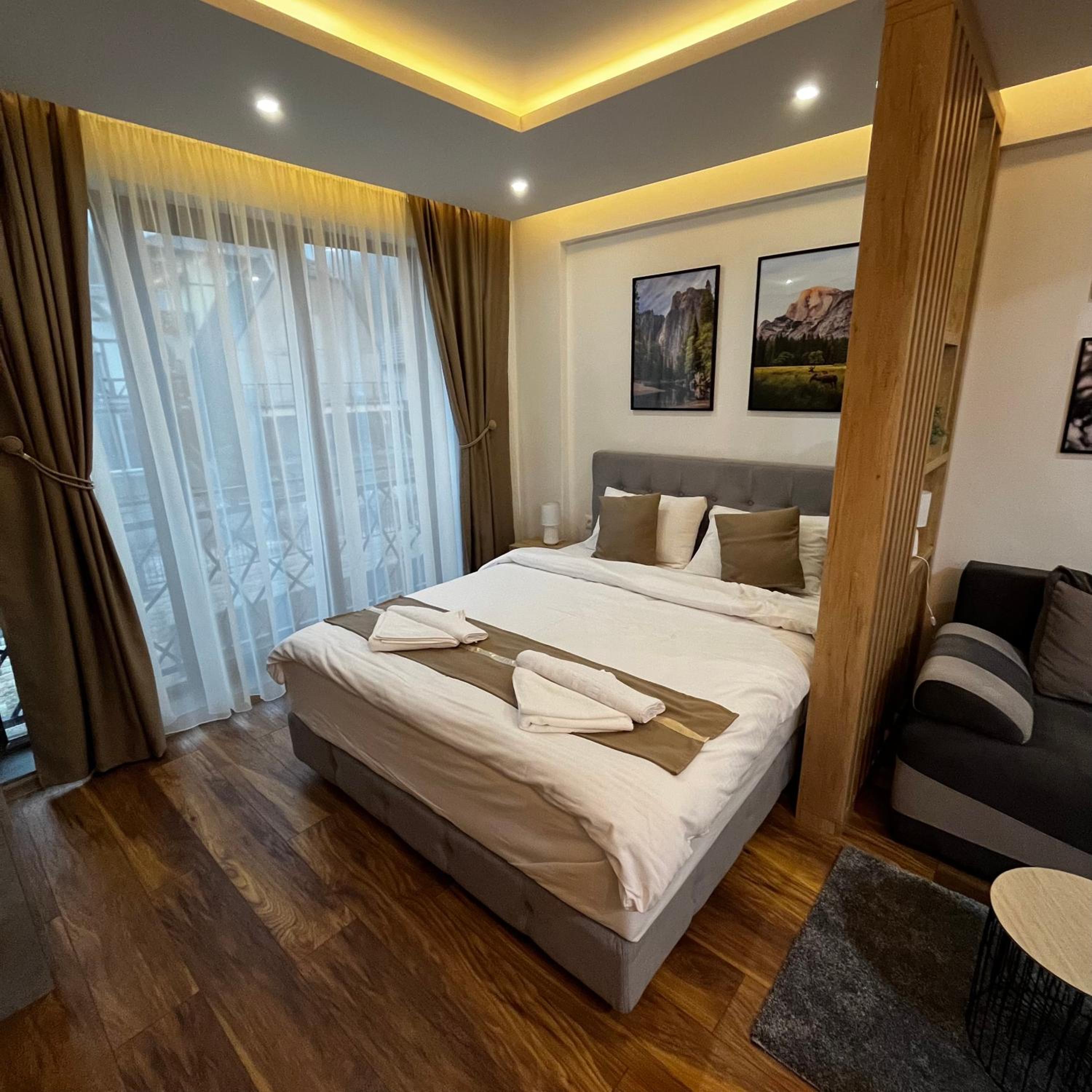 President Kop - Silver Ice Apartment view 3