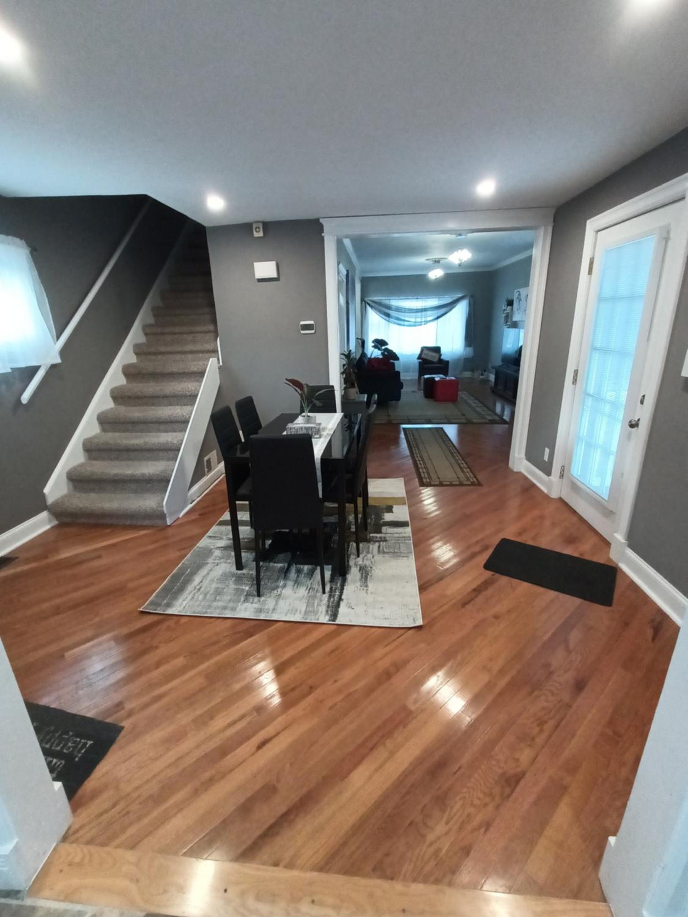 Cozy Updated 3-BR apartment near Peace Bridge view 3