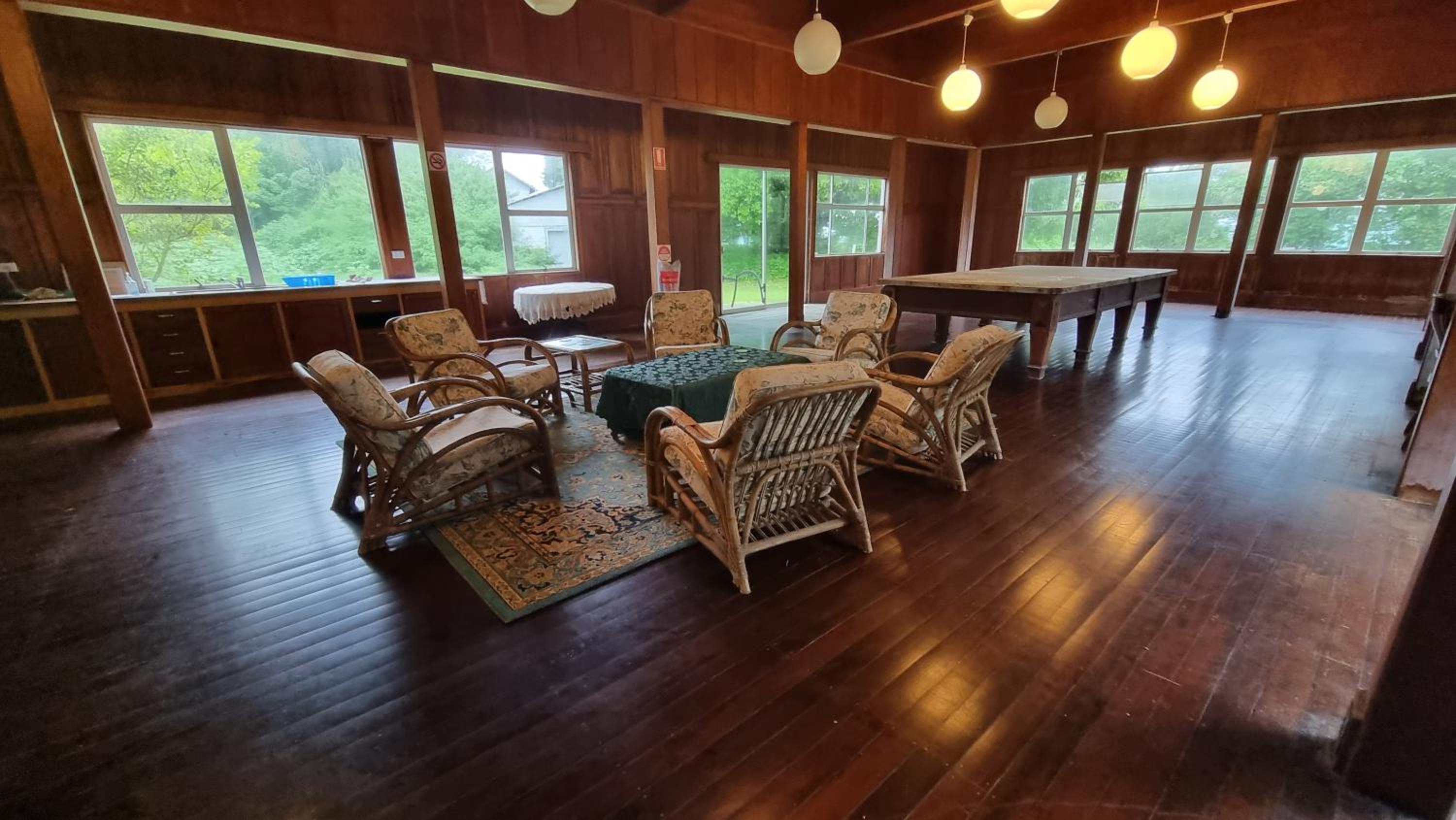 Oceania House Hotel