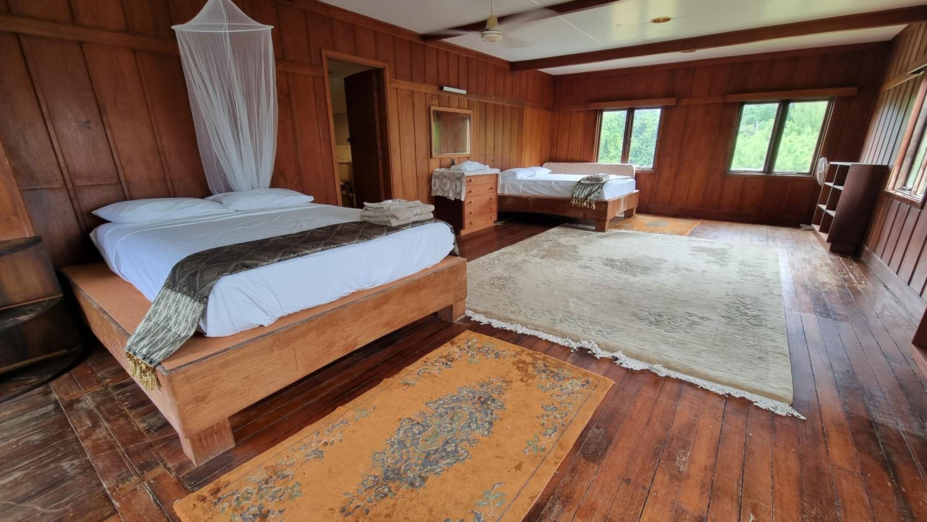 Oceania House Hotel