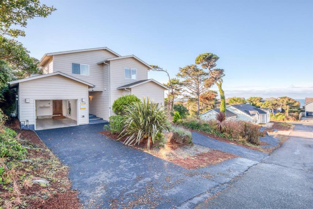 Pacific Peek One - OceanView - EV Charger - Pet OK view 2