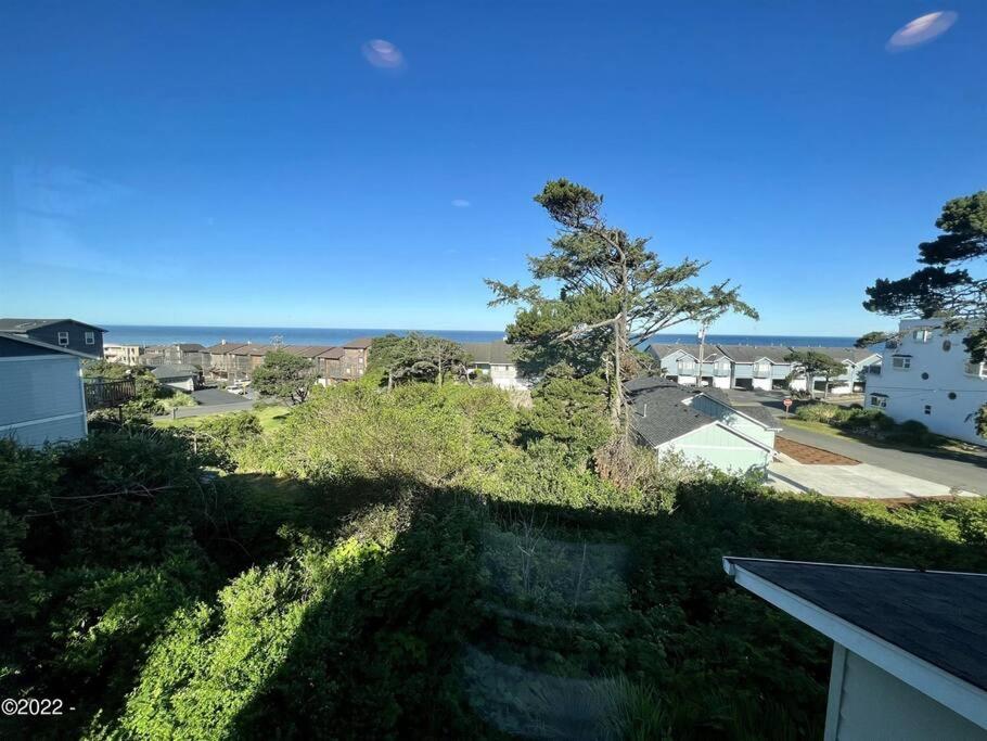 Pacific Peek One - OceanView - EV Charger - Pet OK view 3